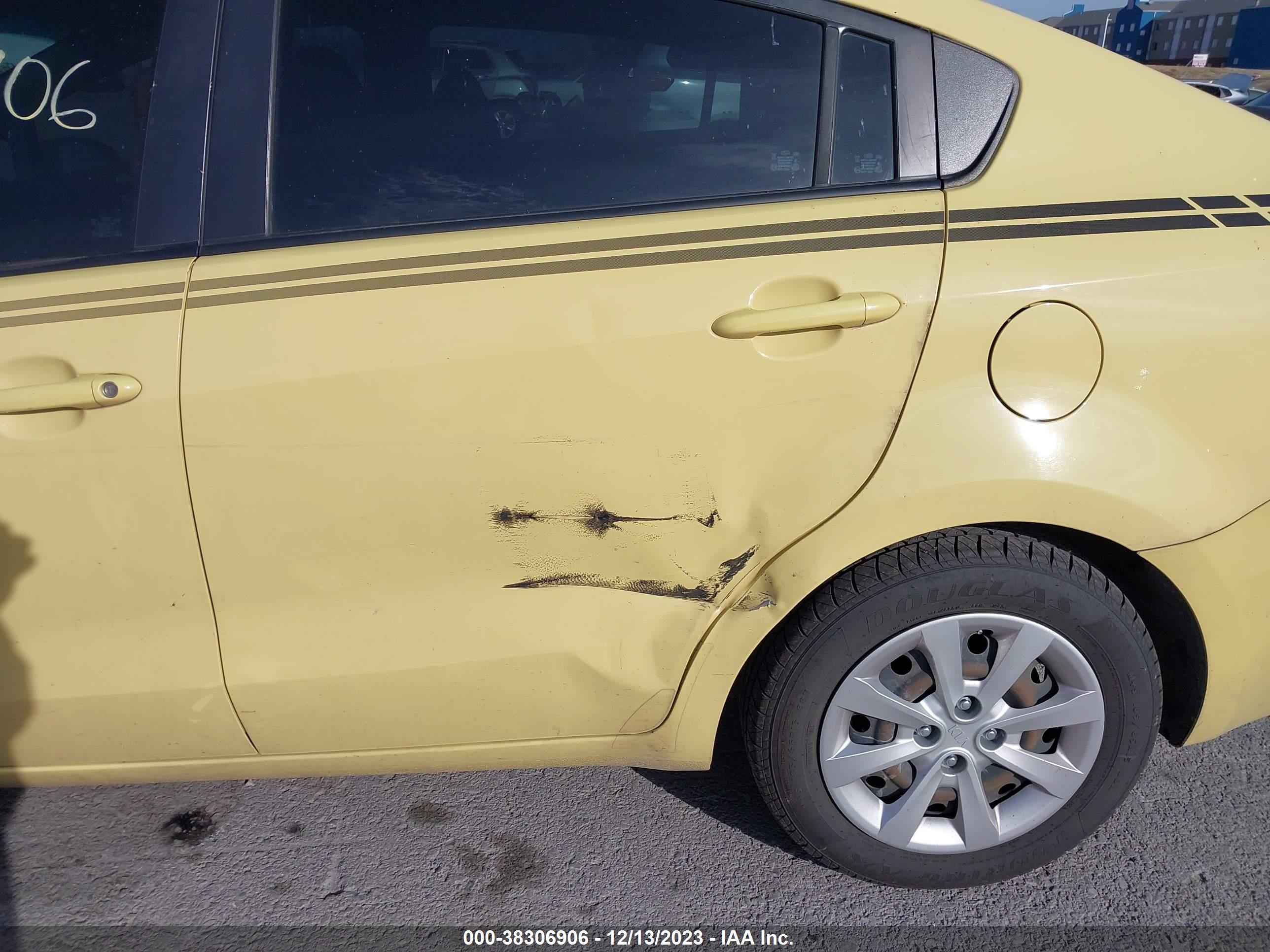 KIA RIO image 6