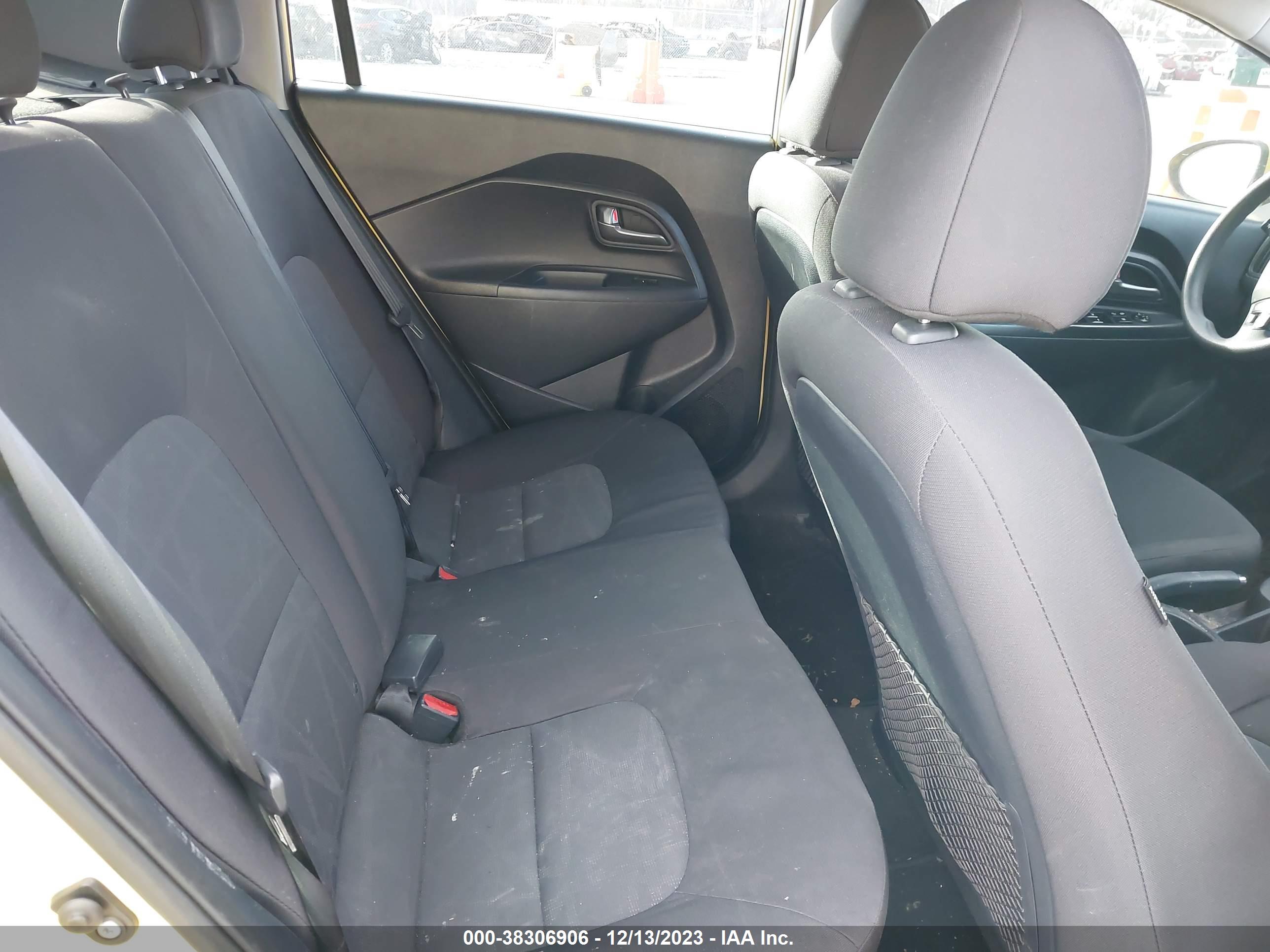 KIA RIO image 8