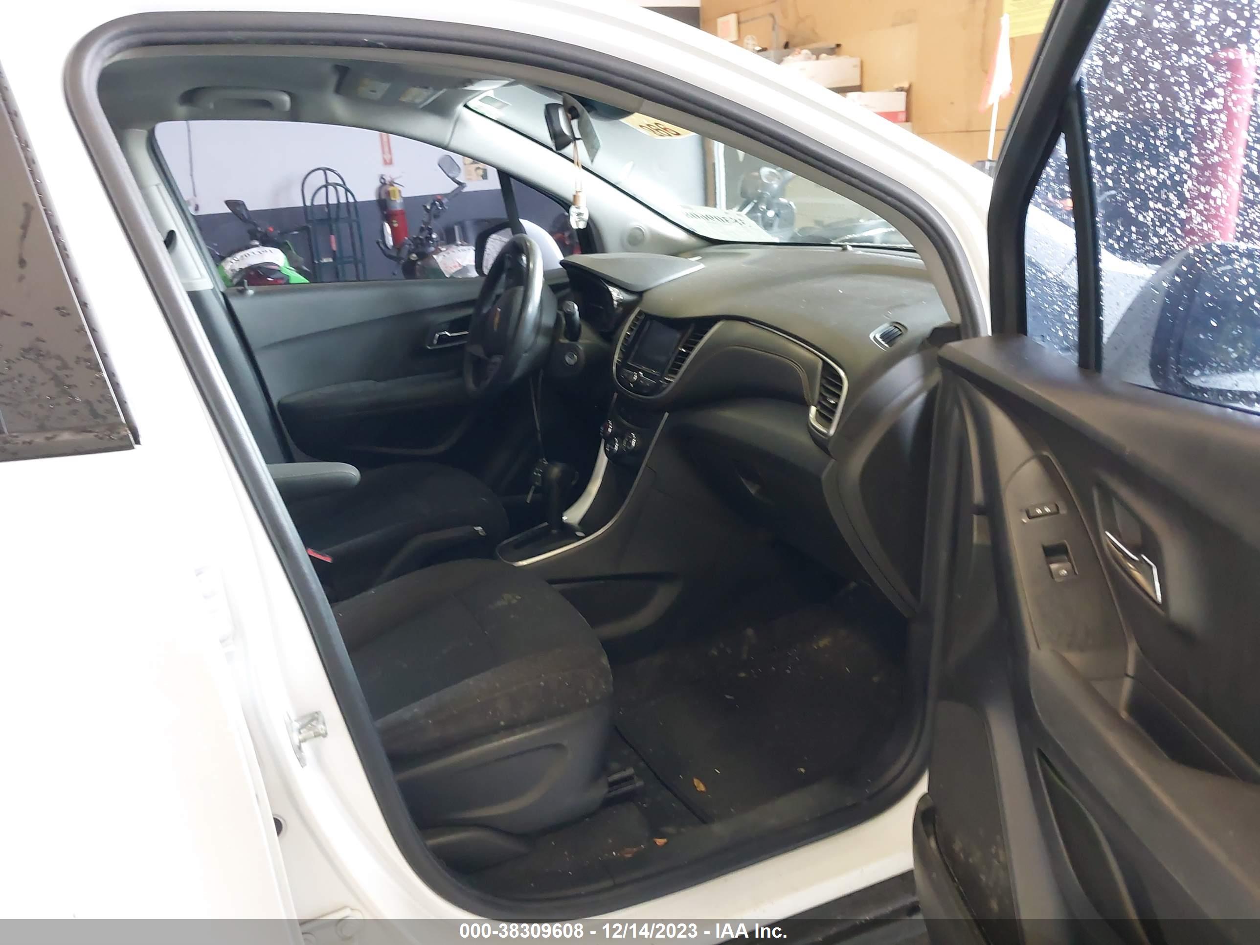 CHEVROLET TRAX image 5