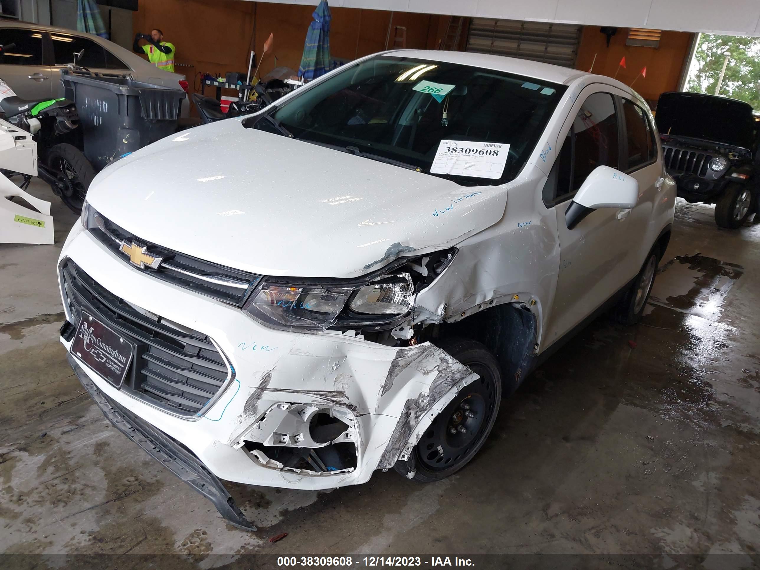 CHEVROLET TRAX image 6