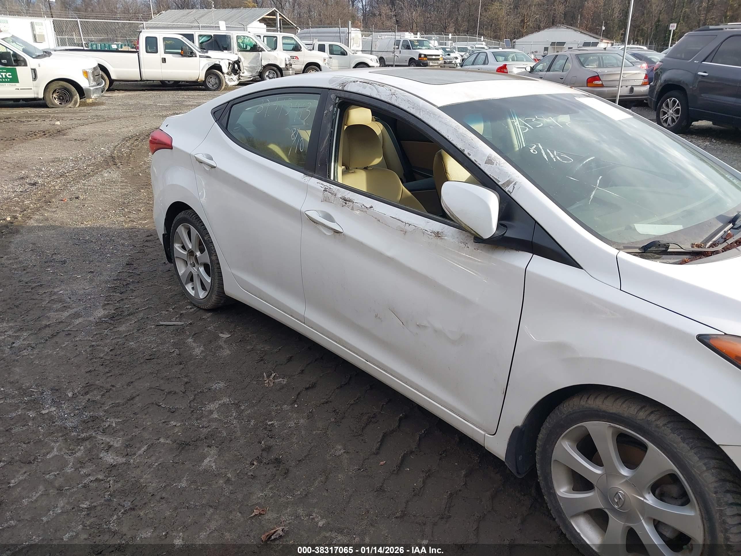 HYUNDAI ELANTRA image 6