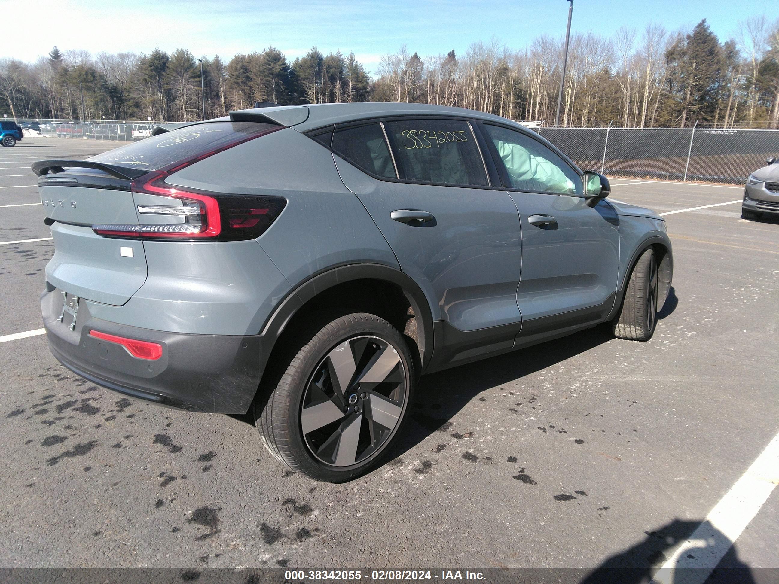 VOLVO C40 image 4