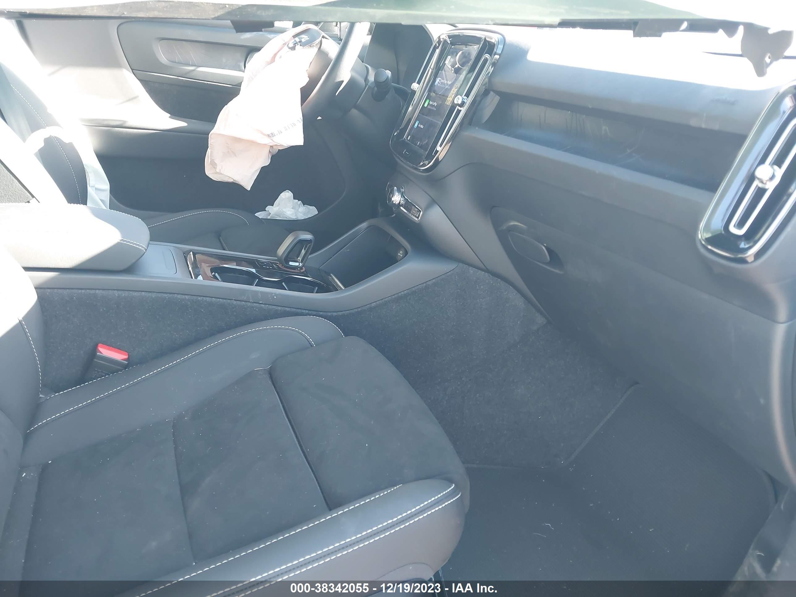 VOLVO C40 image 5