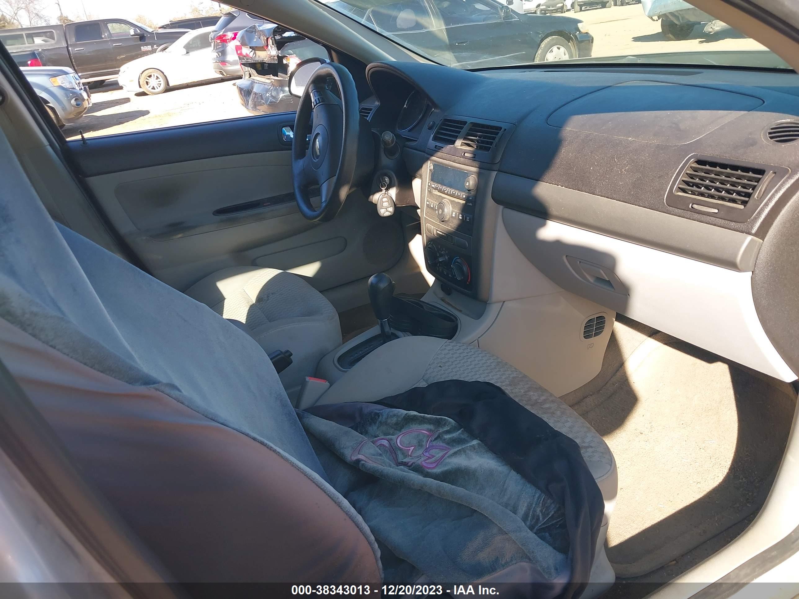 CHEVROLET COBALT image 5