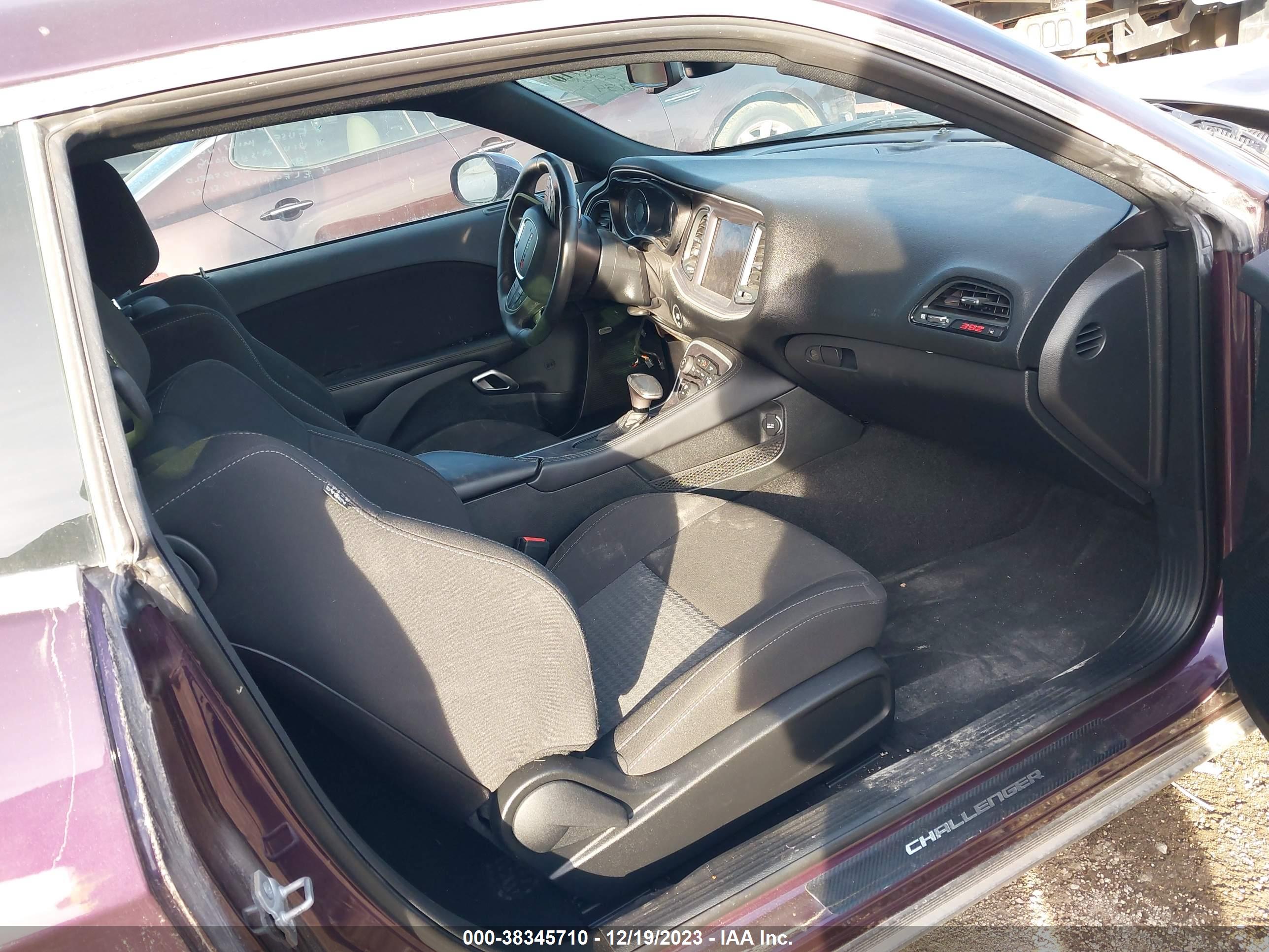 DODGE CHALLENGER image 5