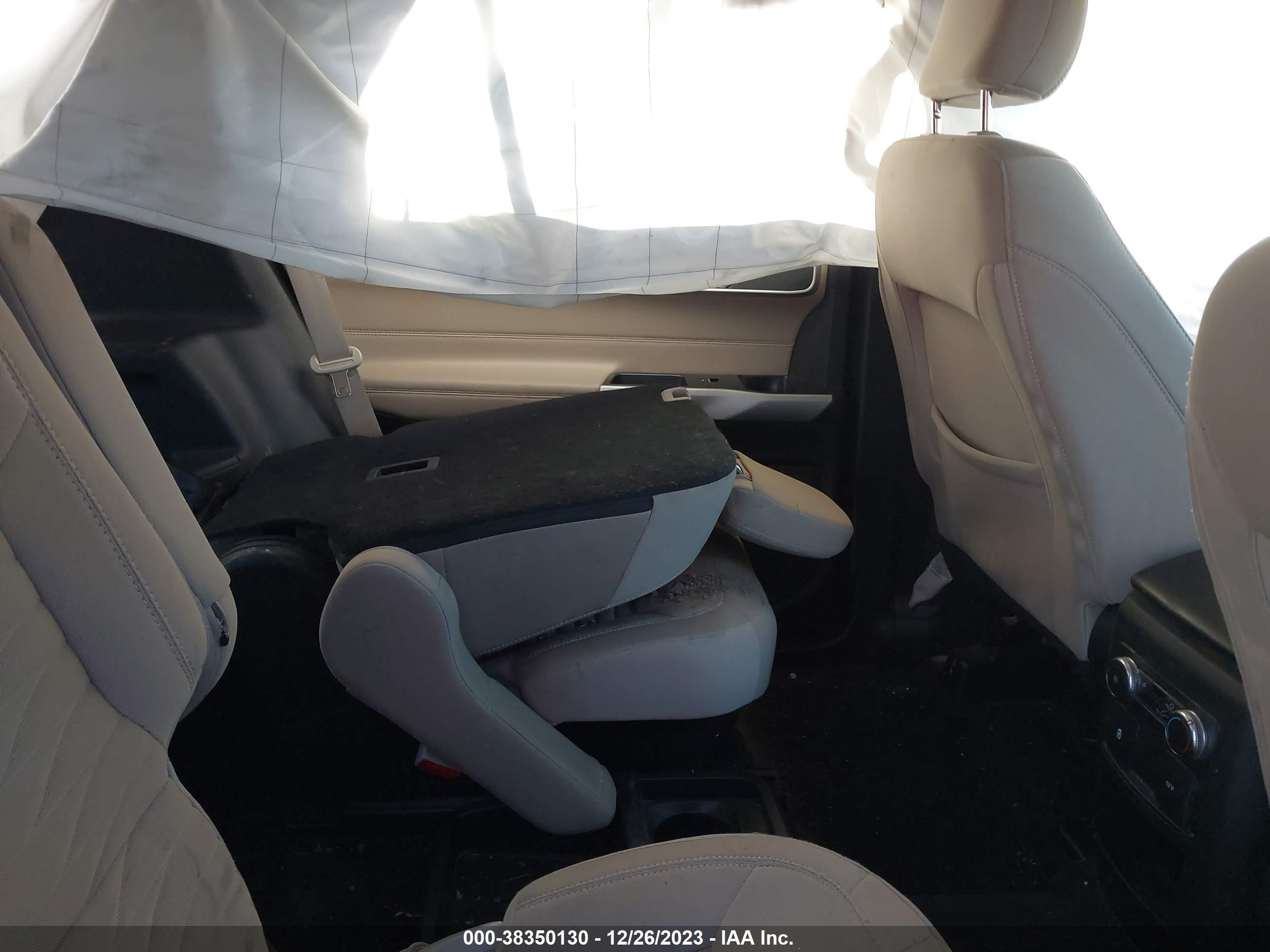 FORD EXPLORER image 8