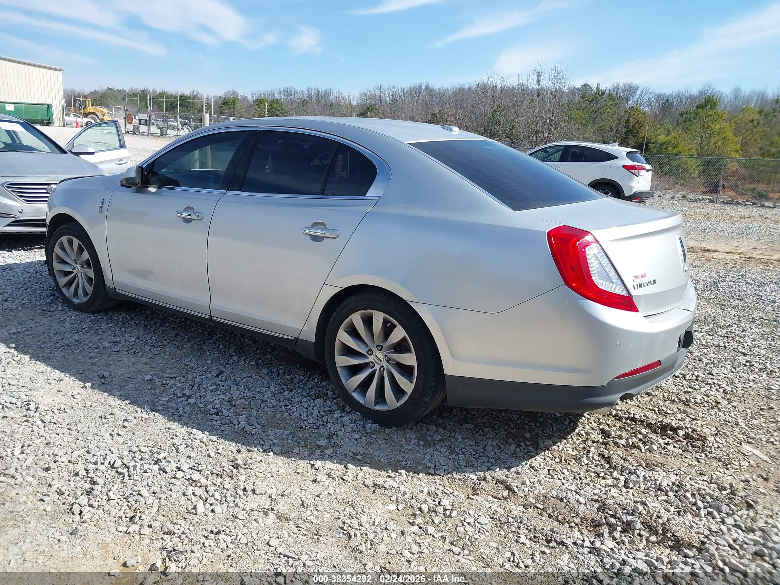 LINCOLN MKS image 3