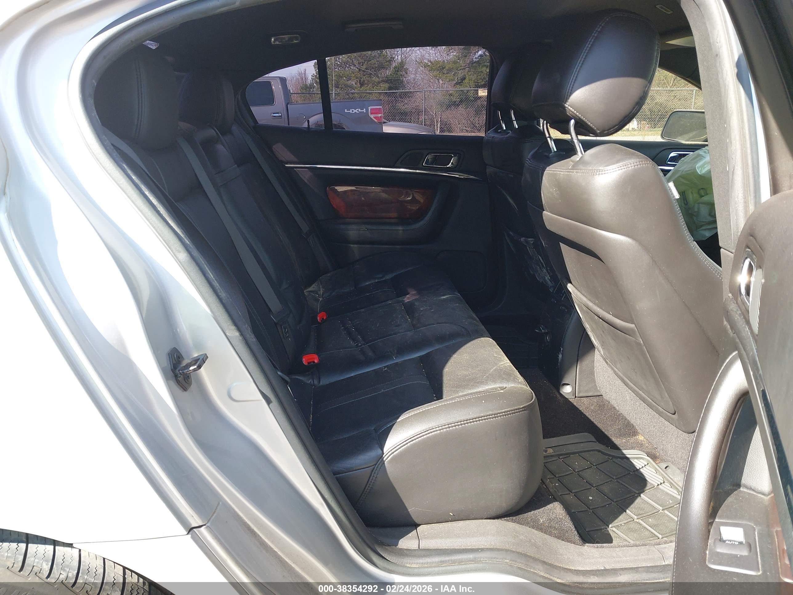 LINCOLN MKS image 8