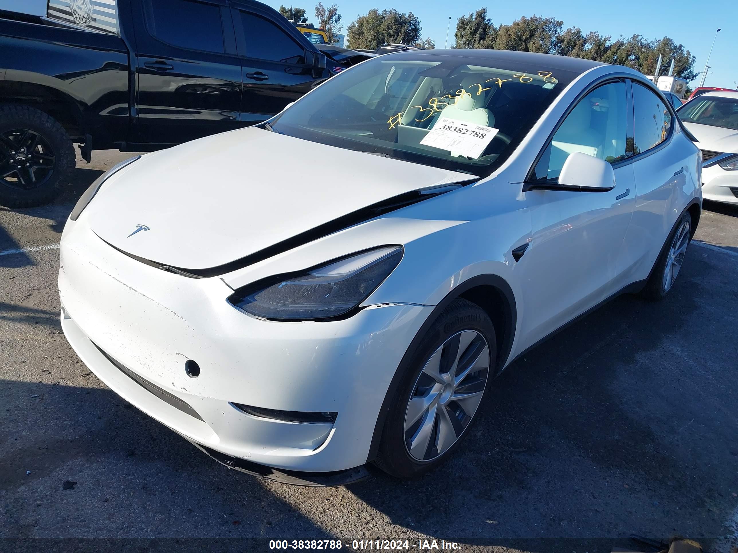 TESLA MODEL image 2