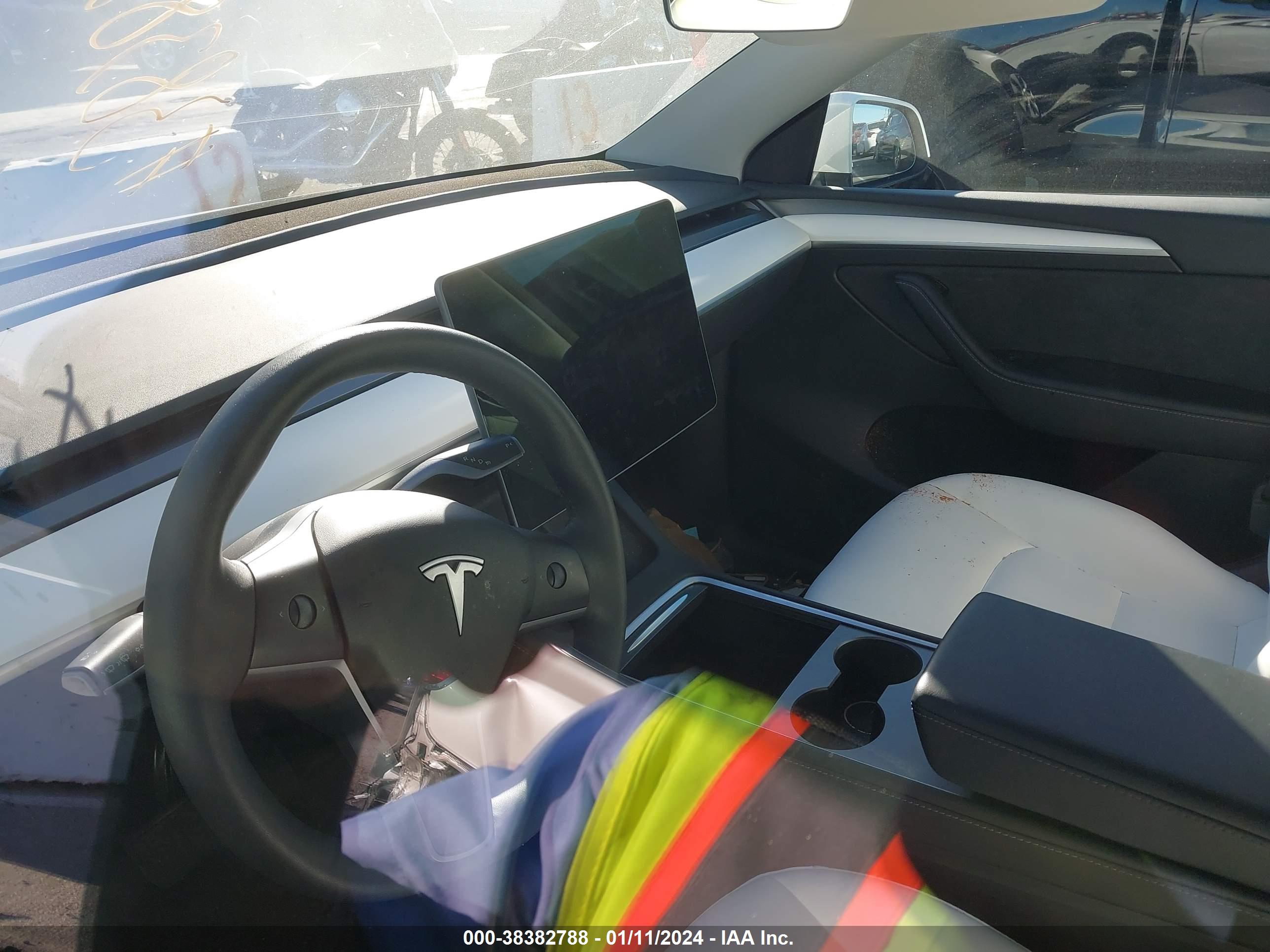 TESLA MODEL image 7