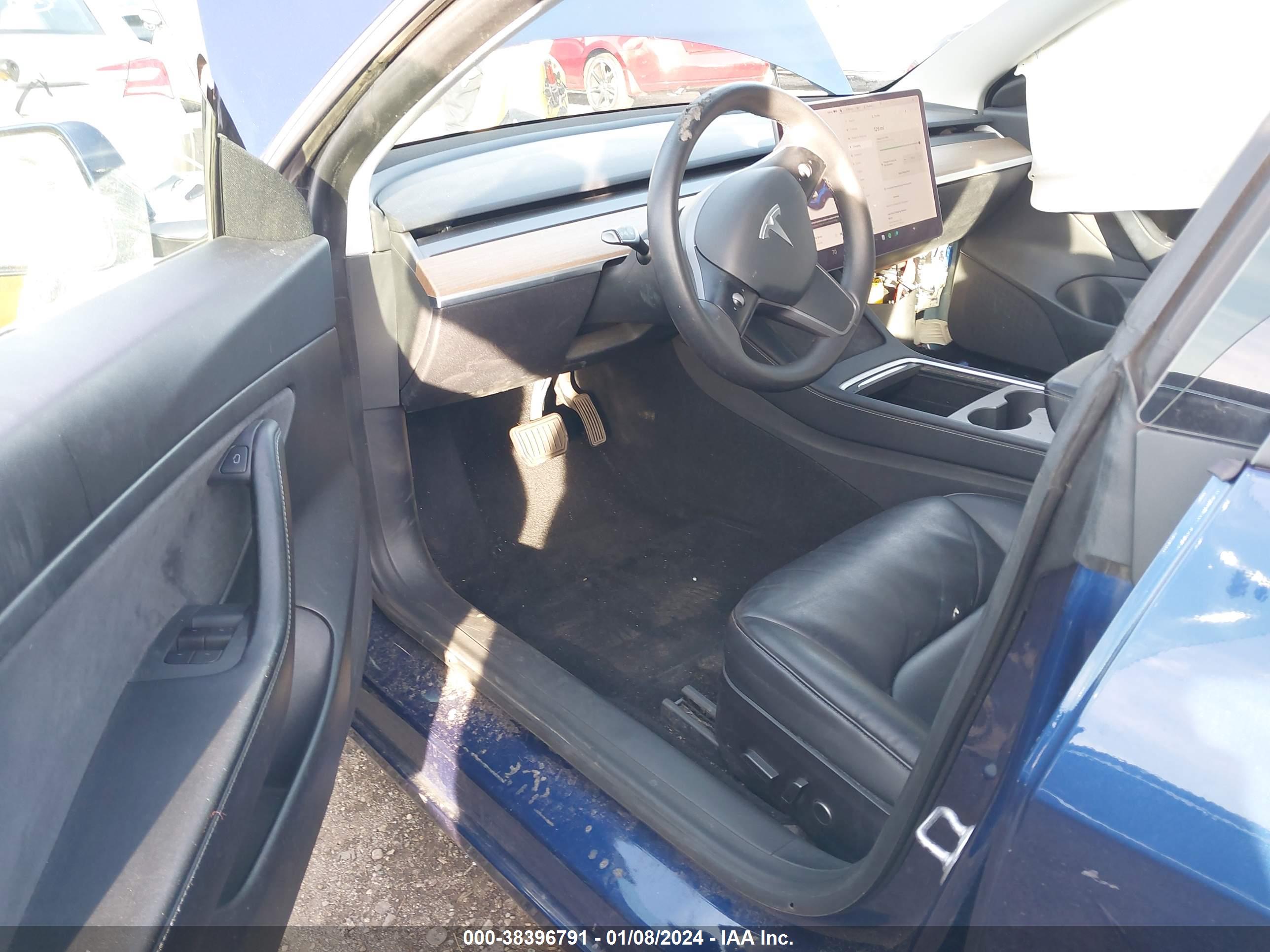 TESLA MODEL image 5