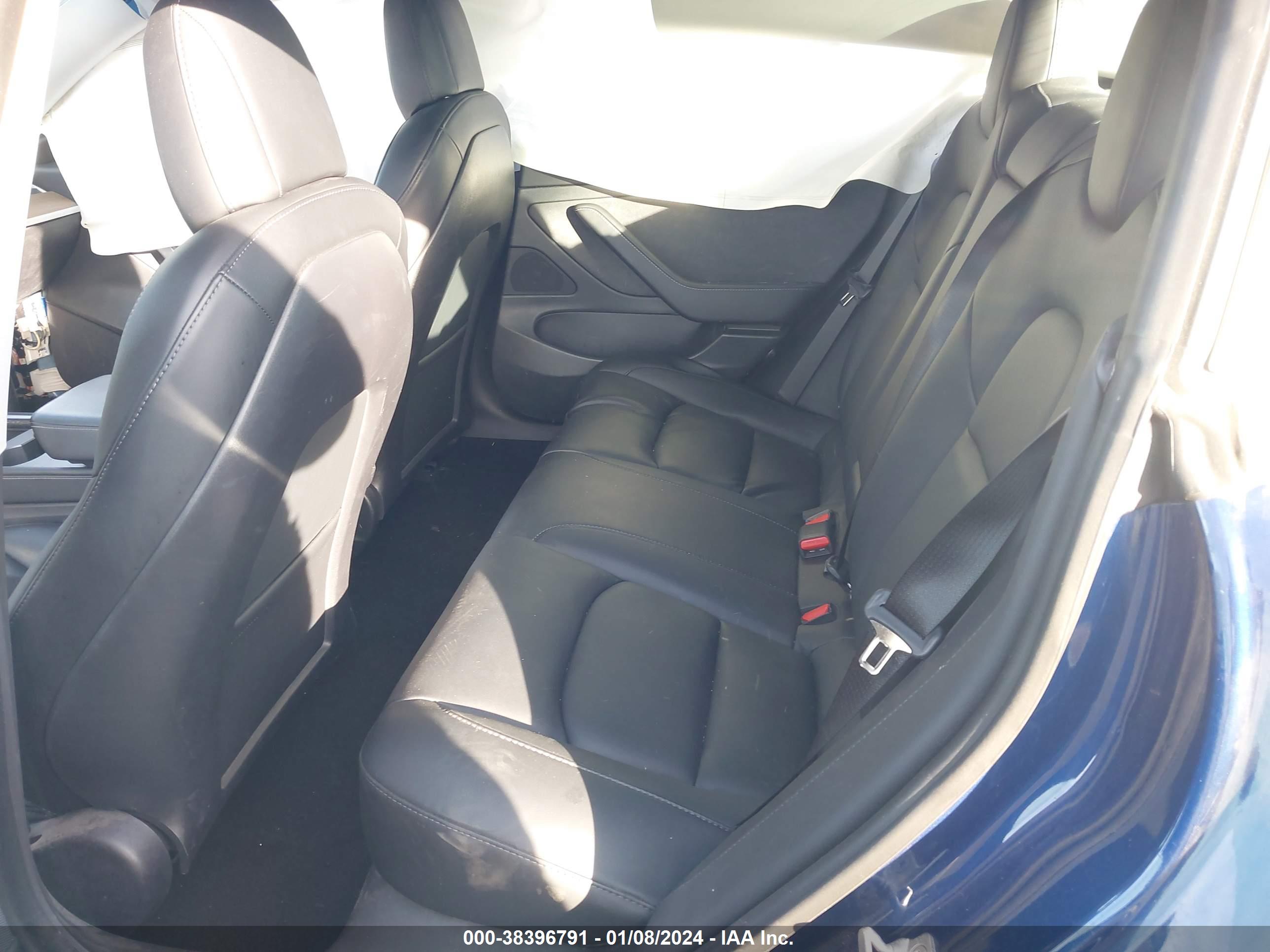 TESLA MODEL image 8