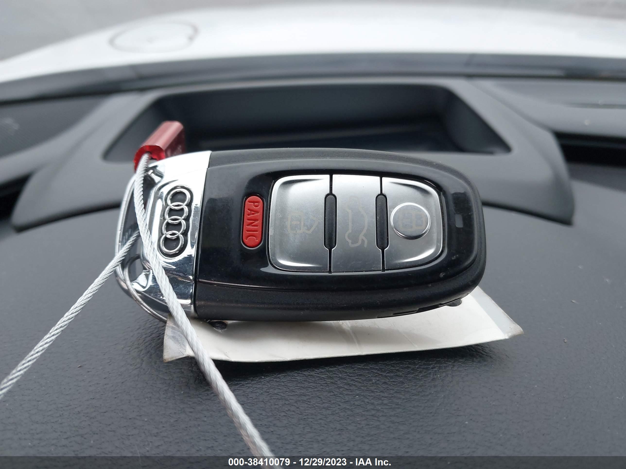 AUDI A8 image 11