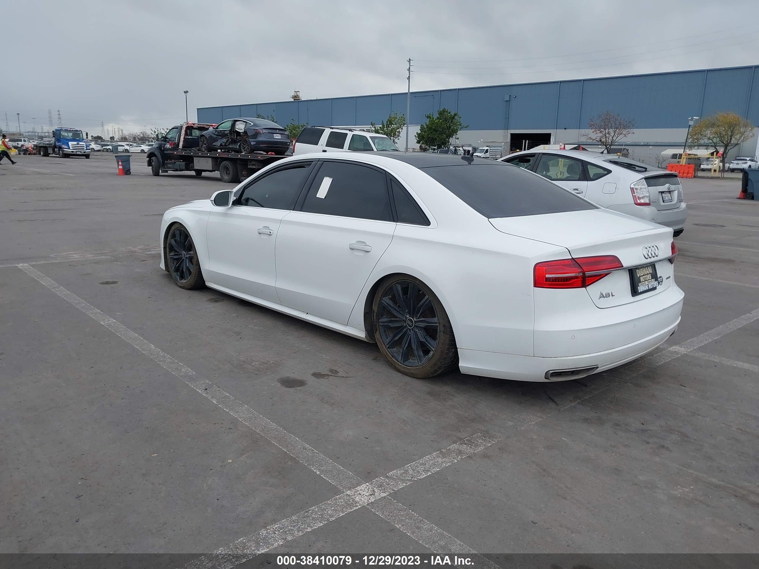 AUDI A8 image 3