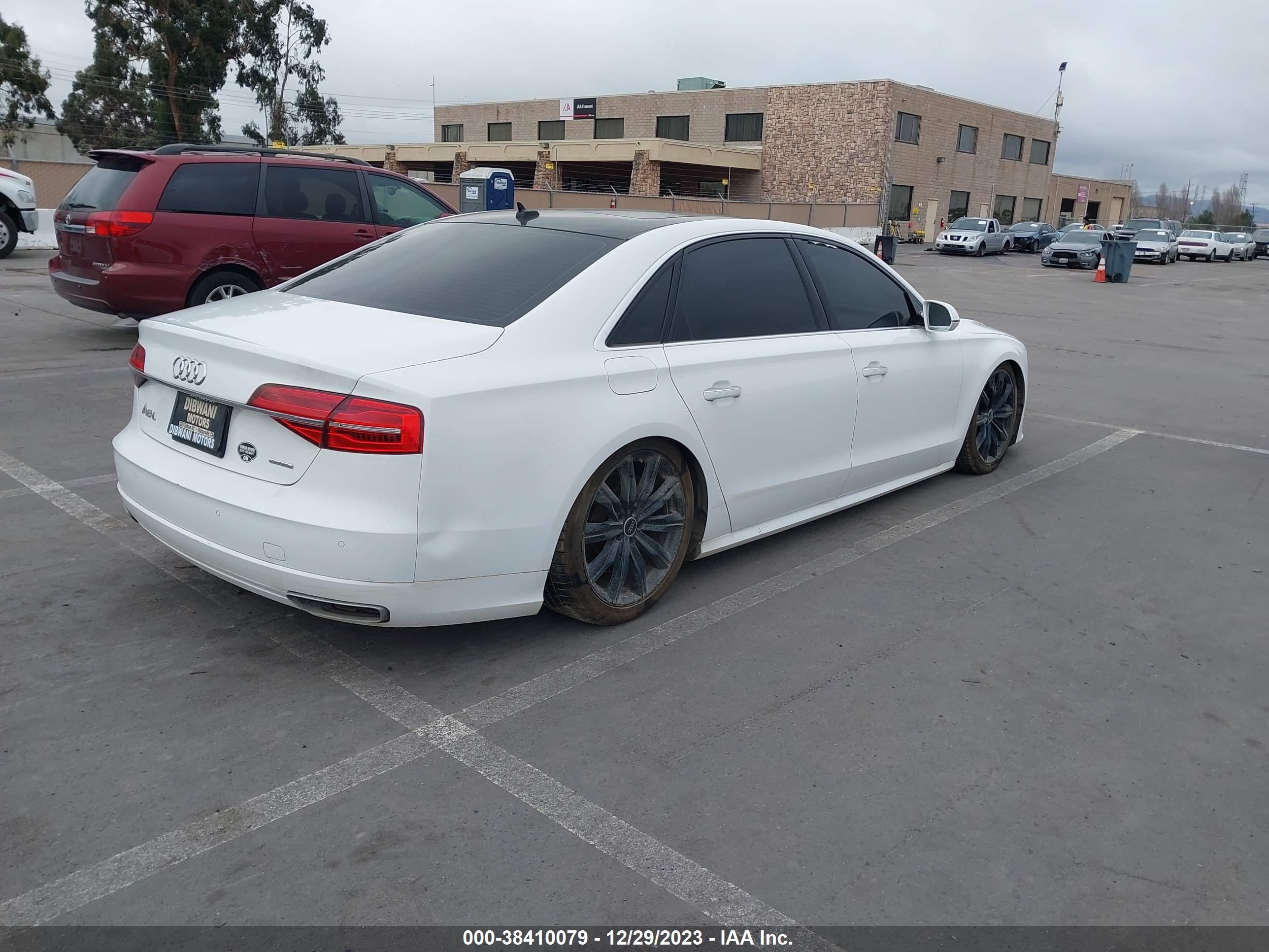 AUDI A8 image 4