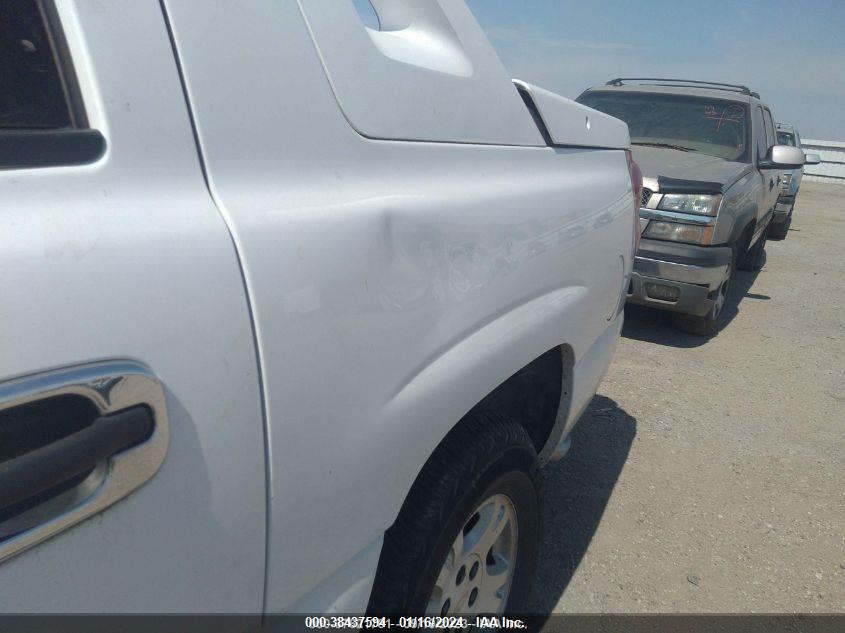 CHEVROLET AVALANCHE image 6