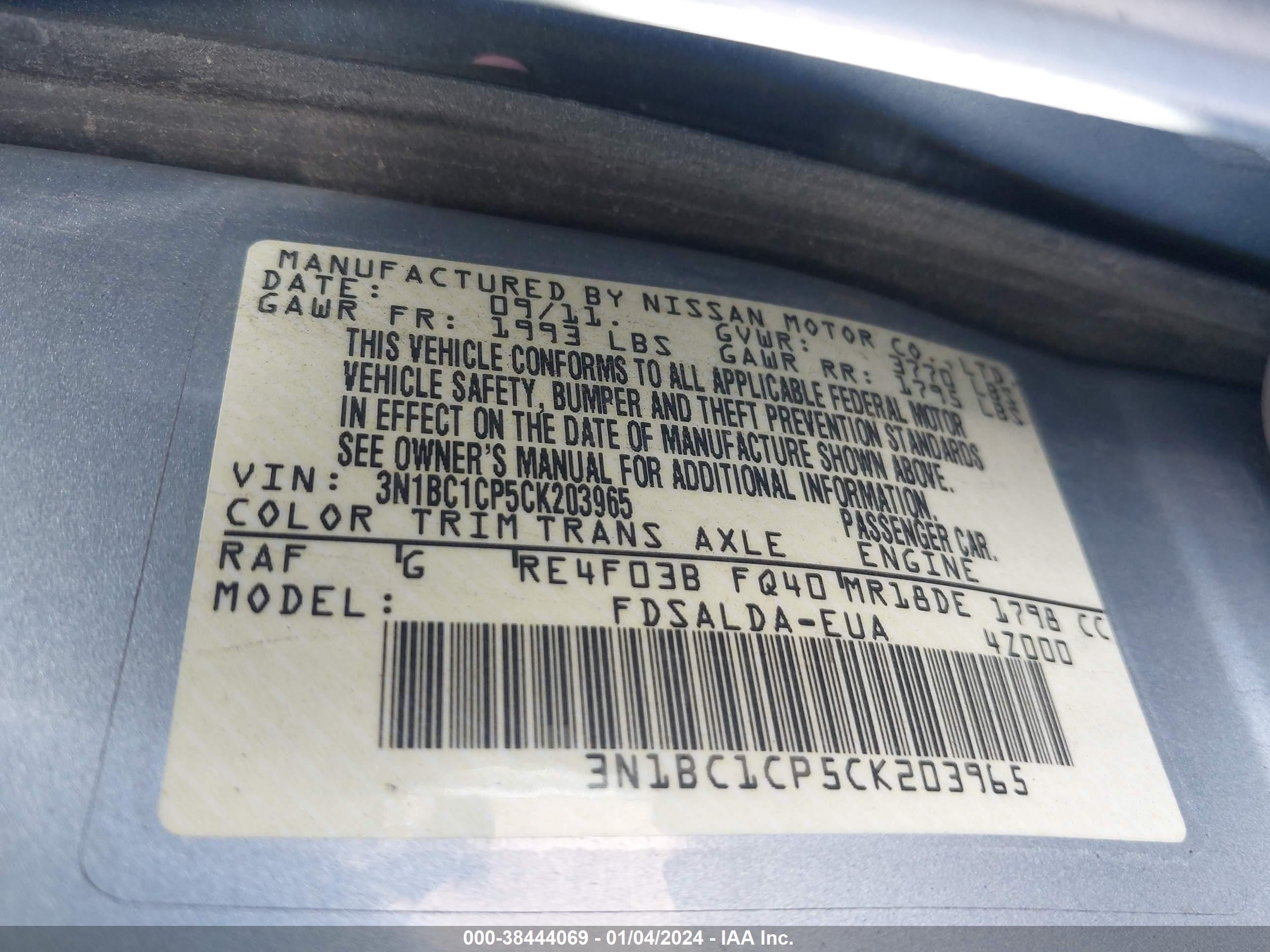 NISSAN VERSA image 9