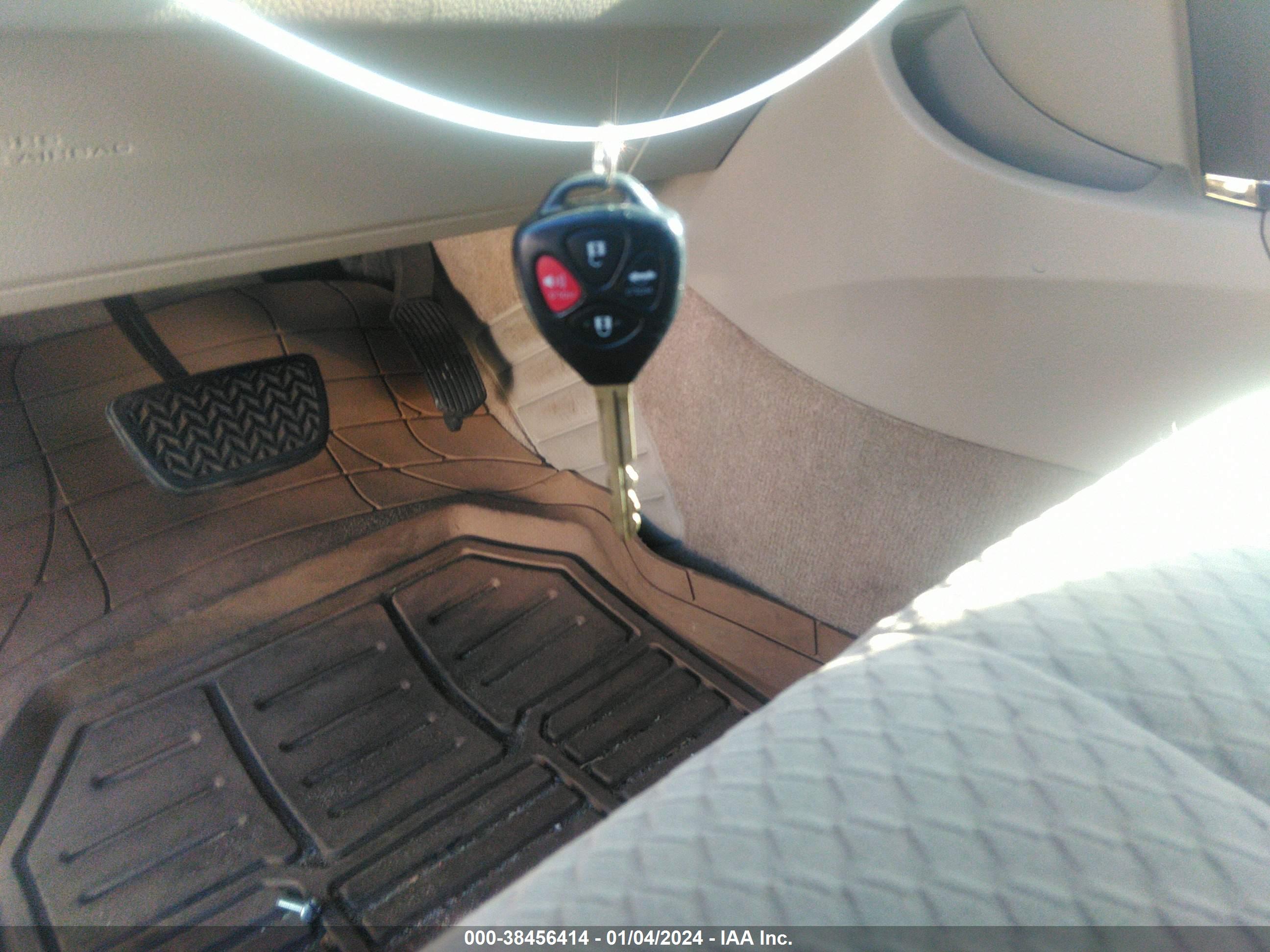 TOYOTA CAMRY image 11