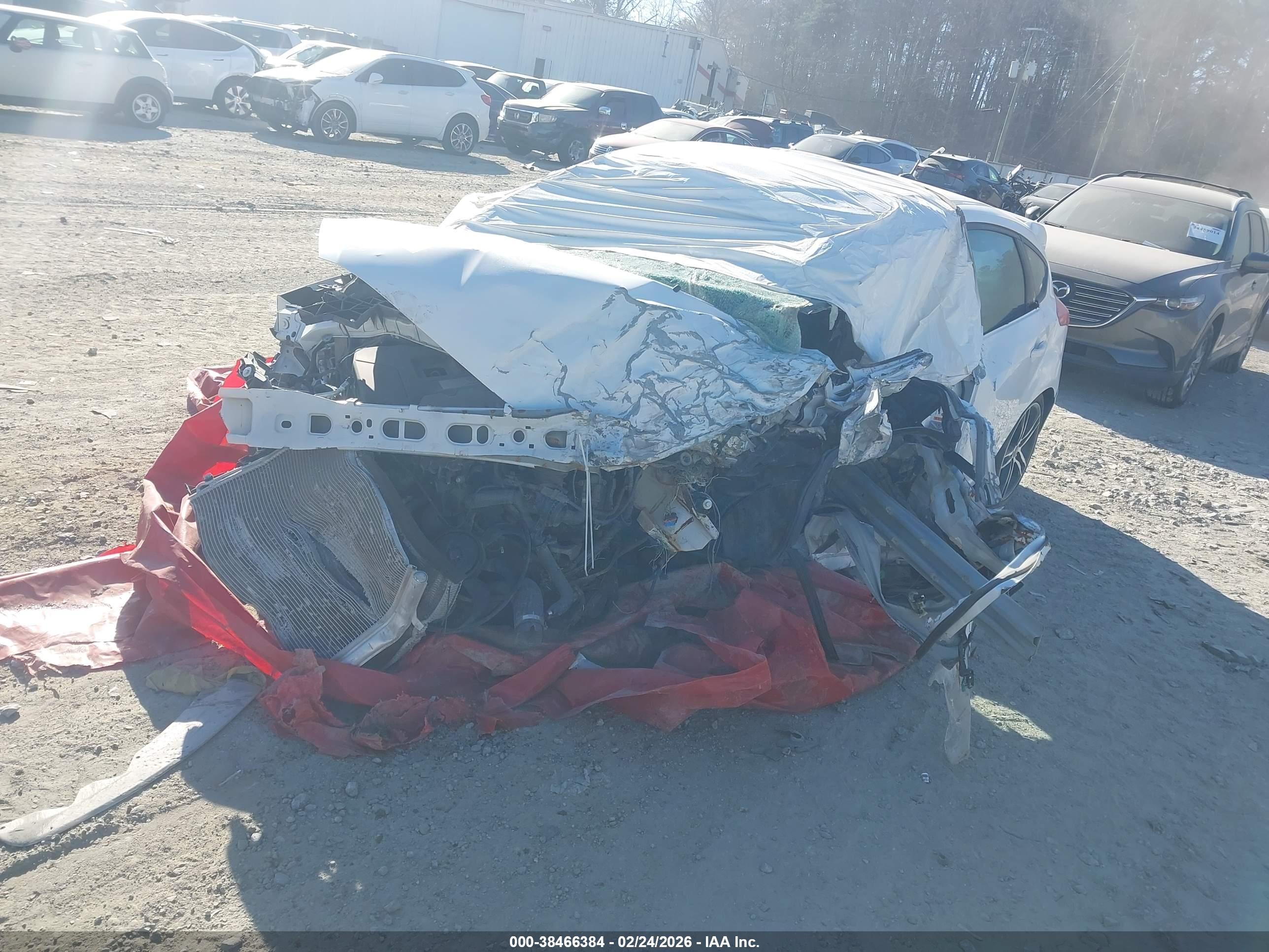 FORD FOCUS image 2