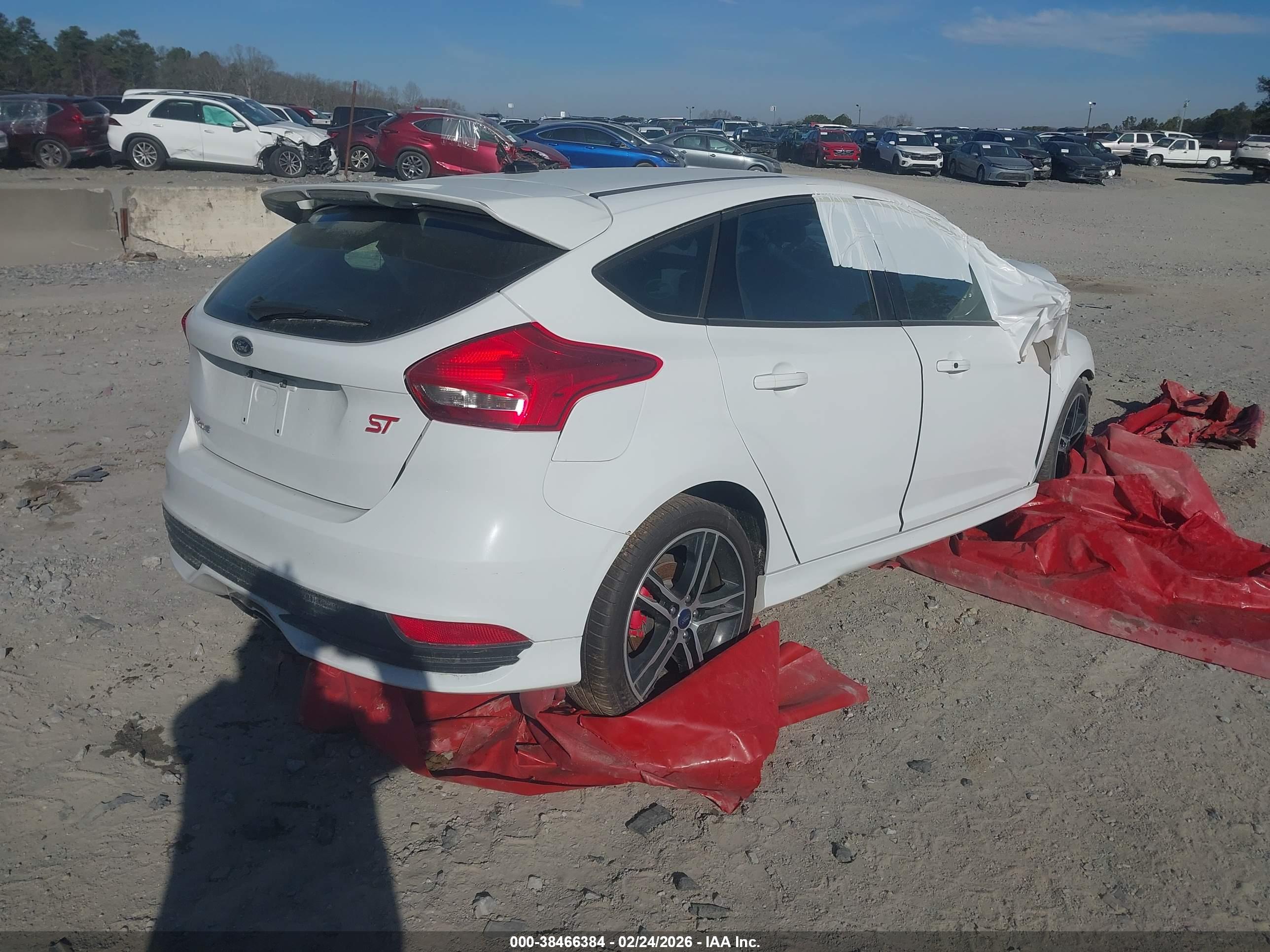 FORD FOCUS image 4