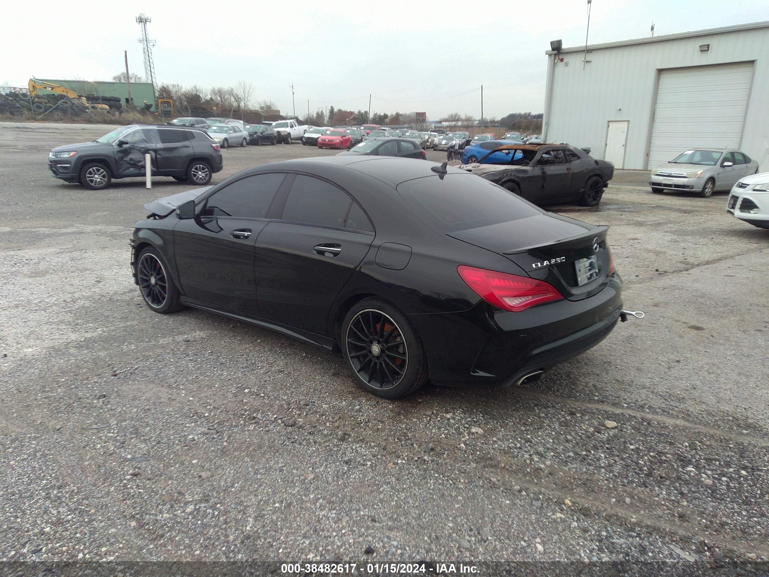 MERCEDES-BENZ CLA image 3