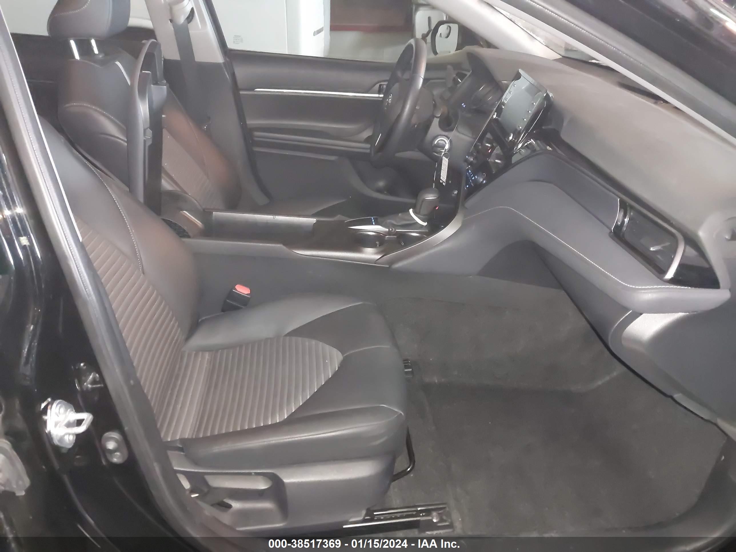 TOYOTA CAMRY image 5