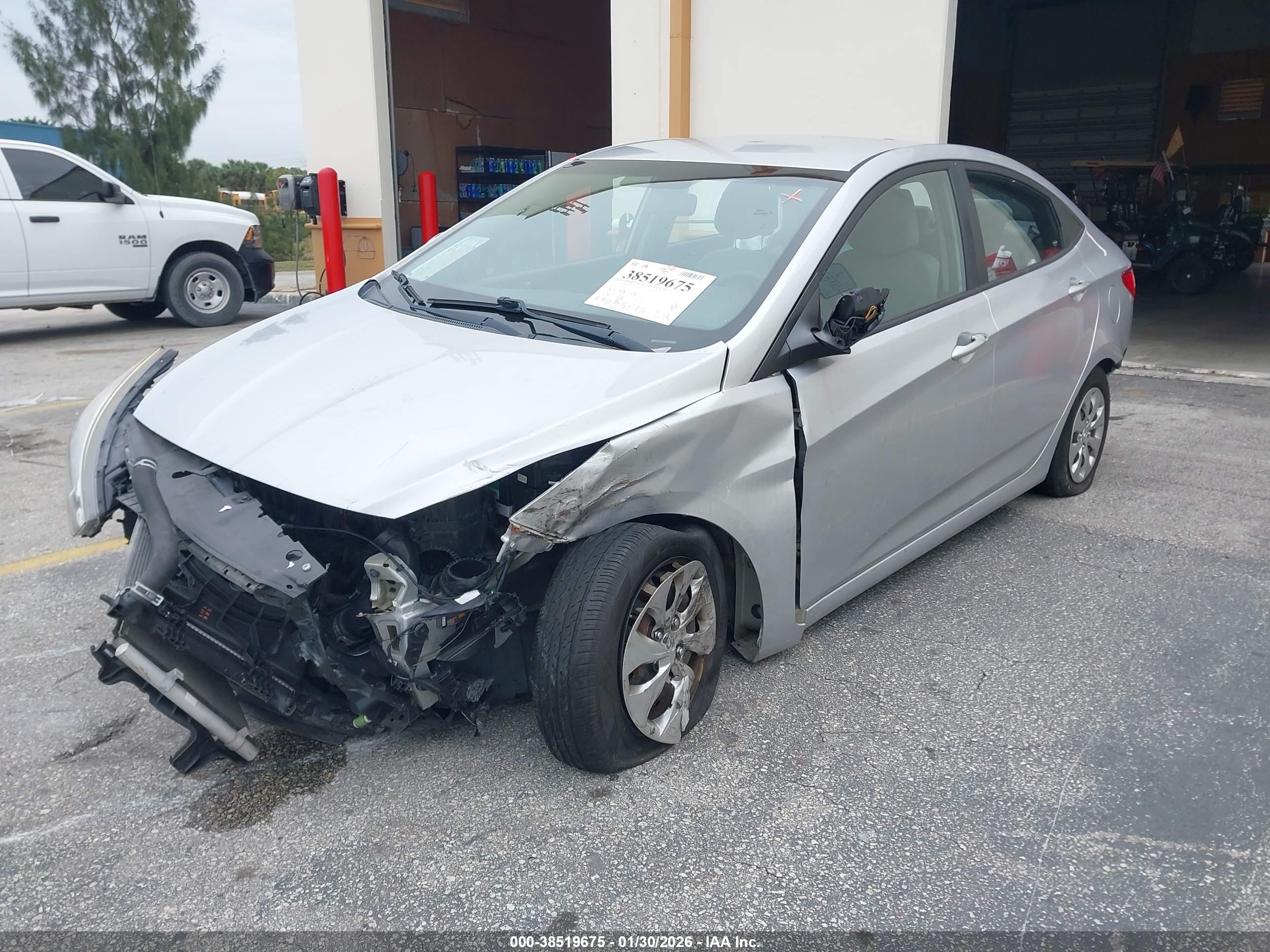 HYUNDAI ACCENT image 2