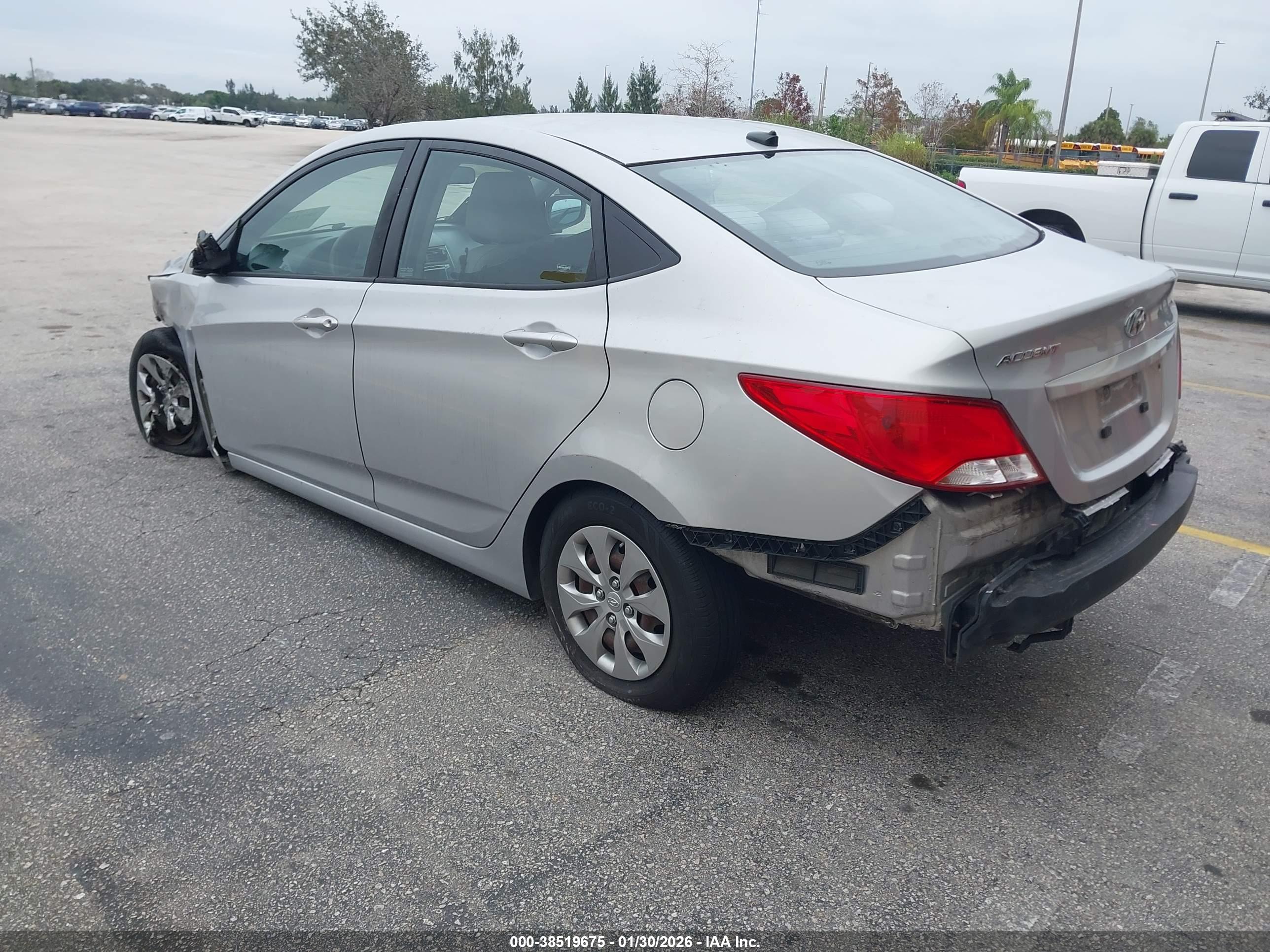 HYUNDAI ACCENT image 3