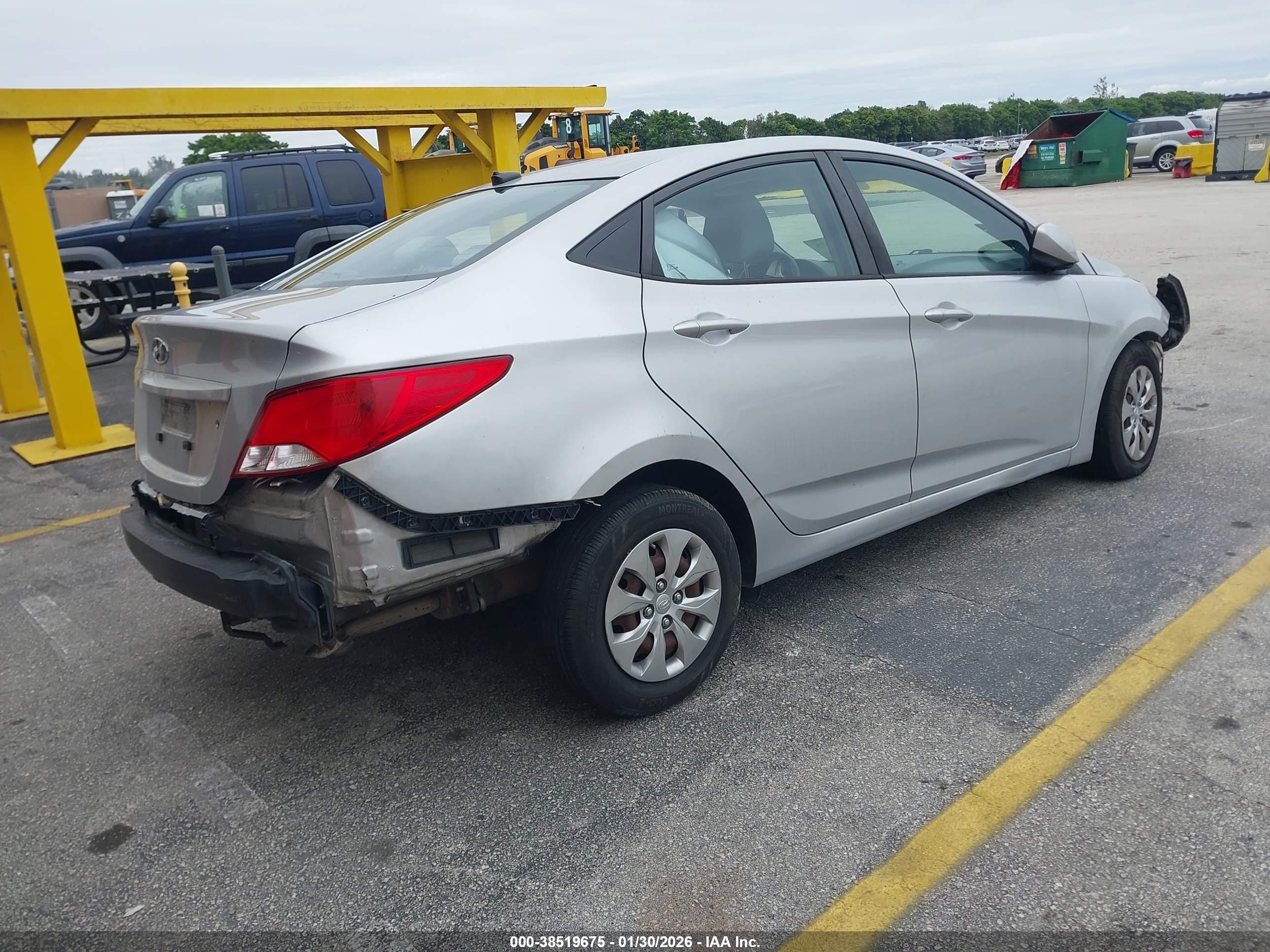 HYUNDAI ACCENT image 4