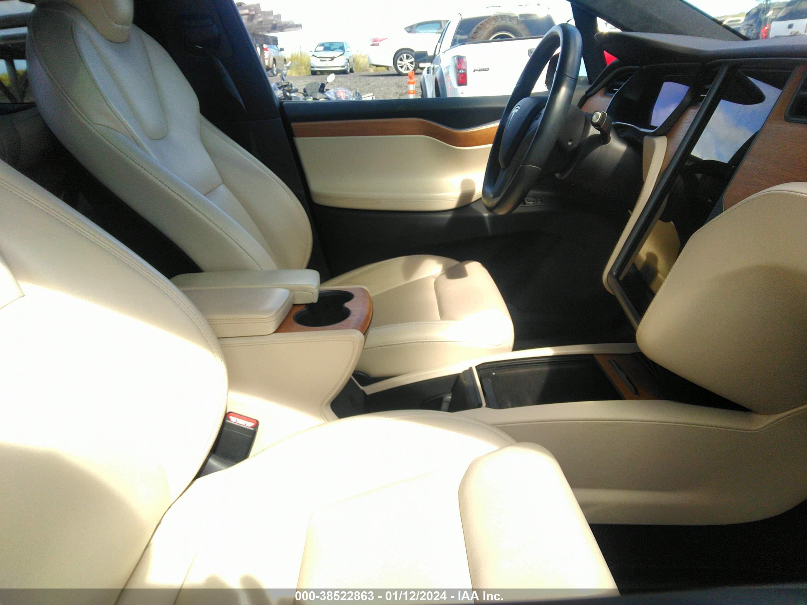 TESLA MODEL image 5