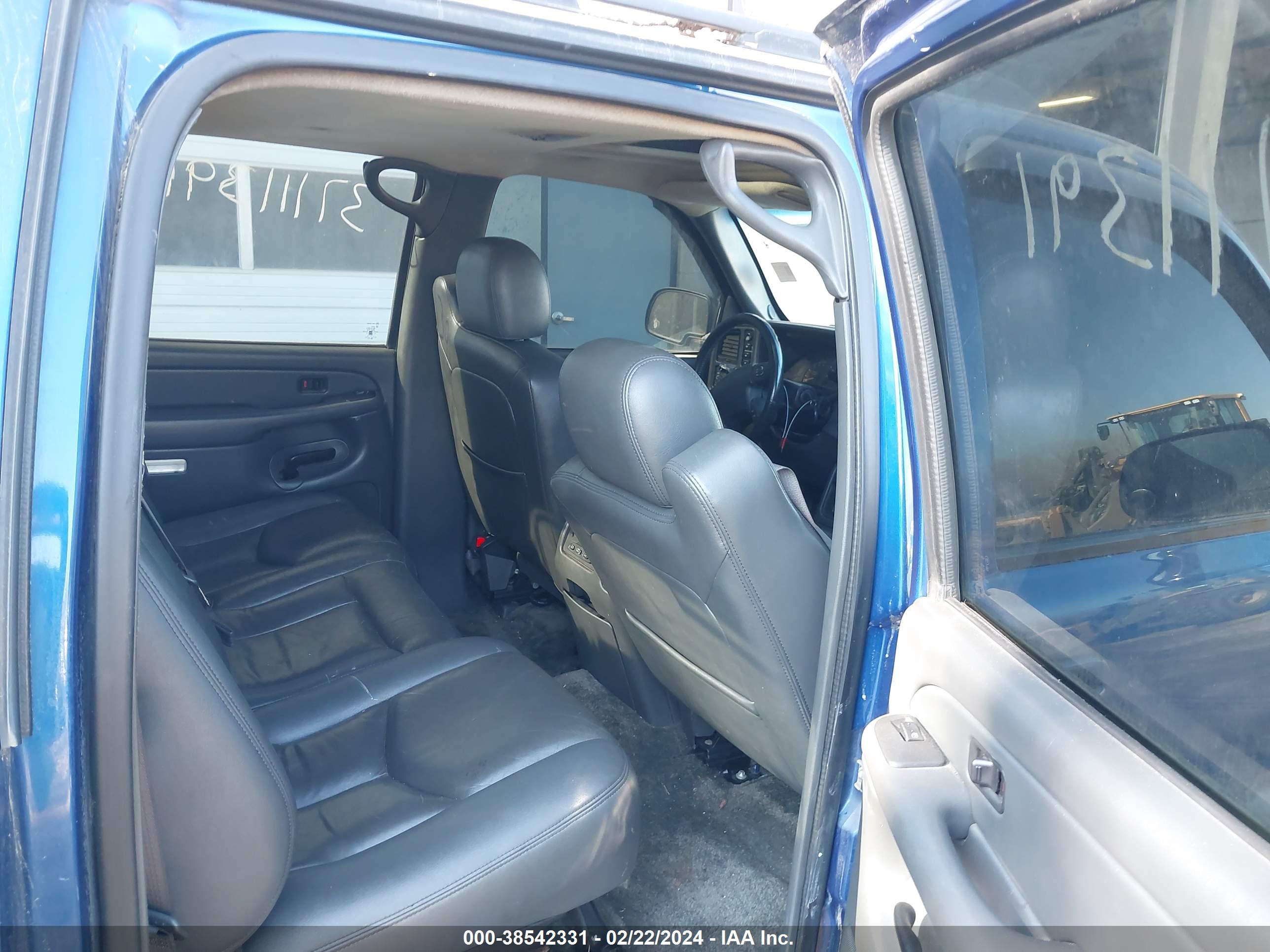 CHEVROLET AVALANCHE image 8