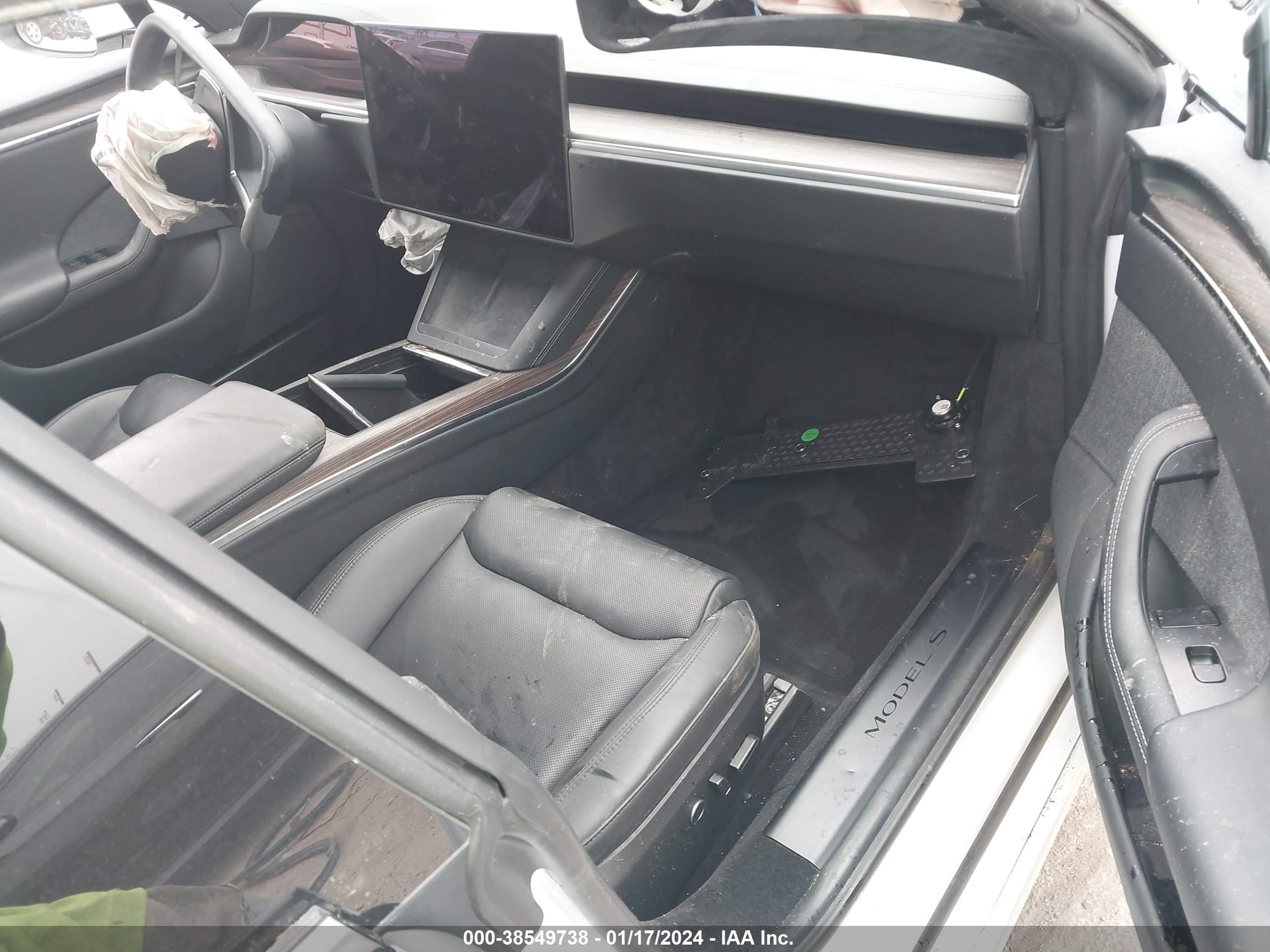 TESLA MODEL image 5