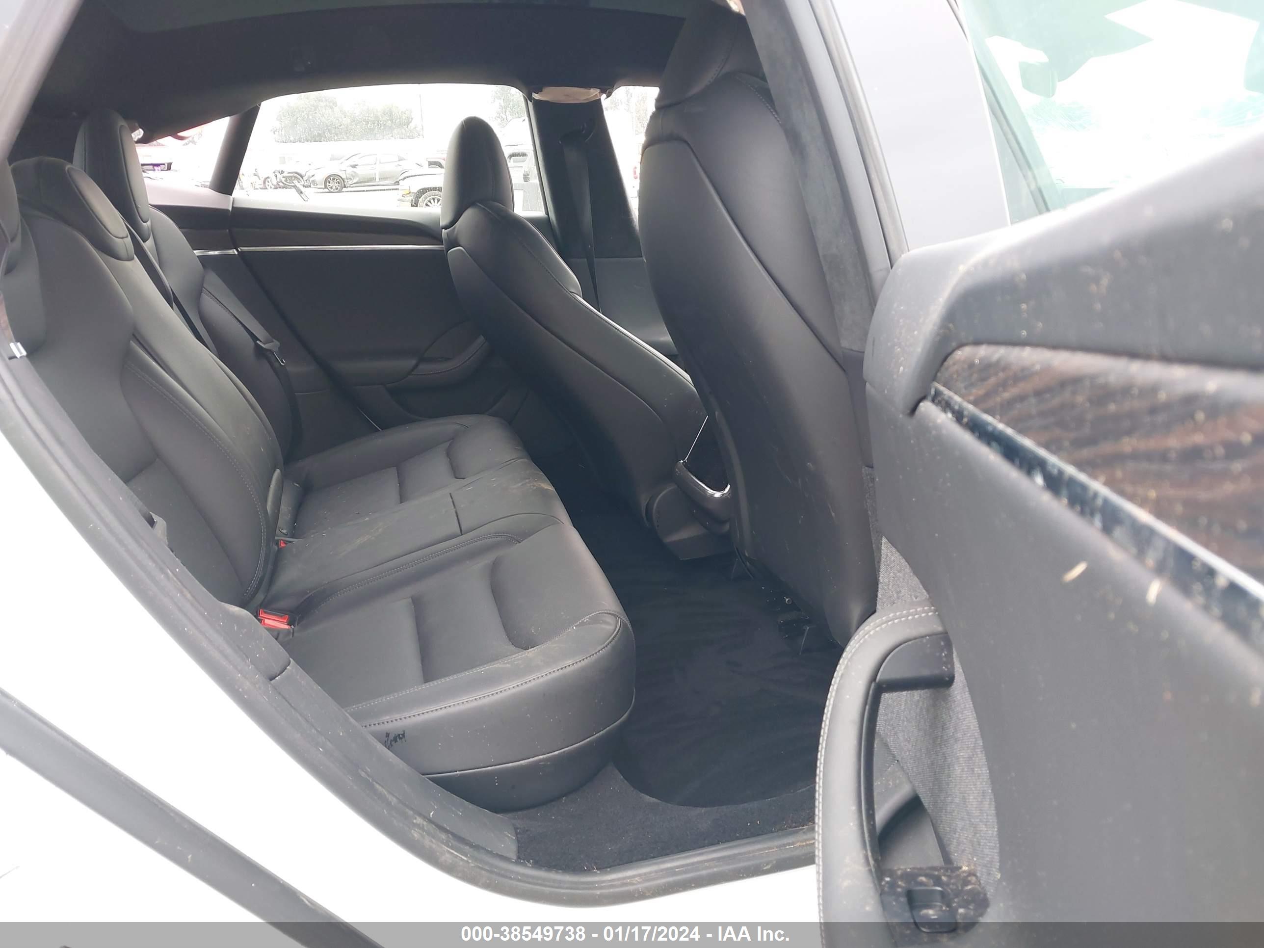 TESLA MODEL image 8