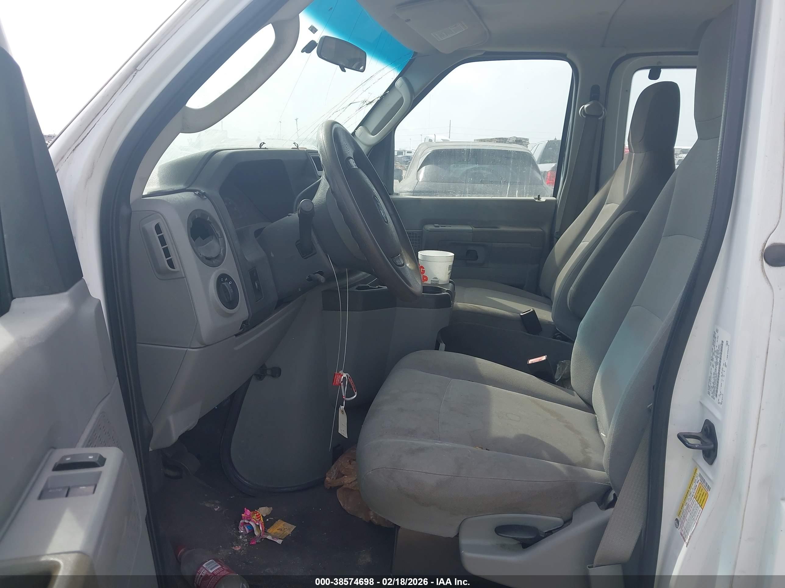 FORD E-350 image 5