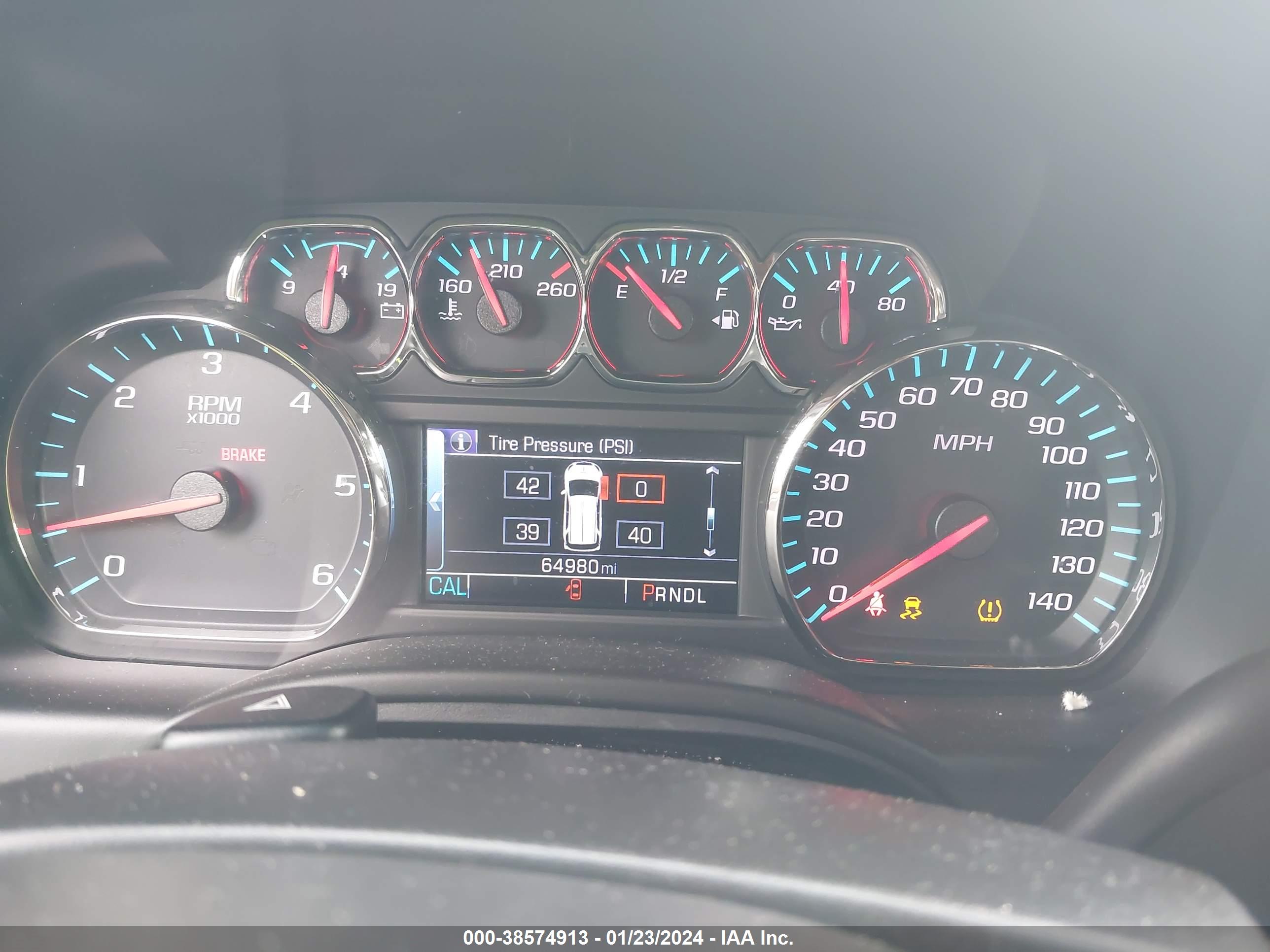 CHEVROLET SUBURBAN image 7