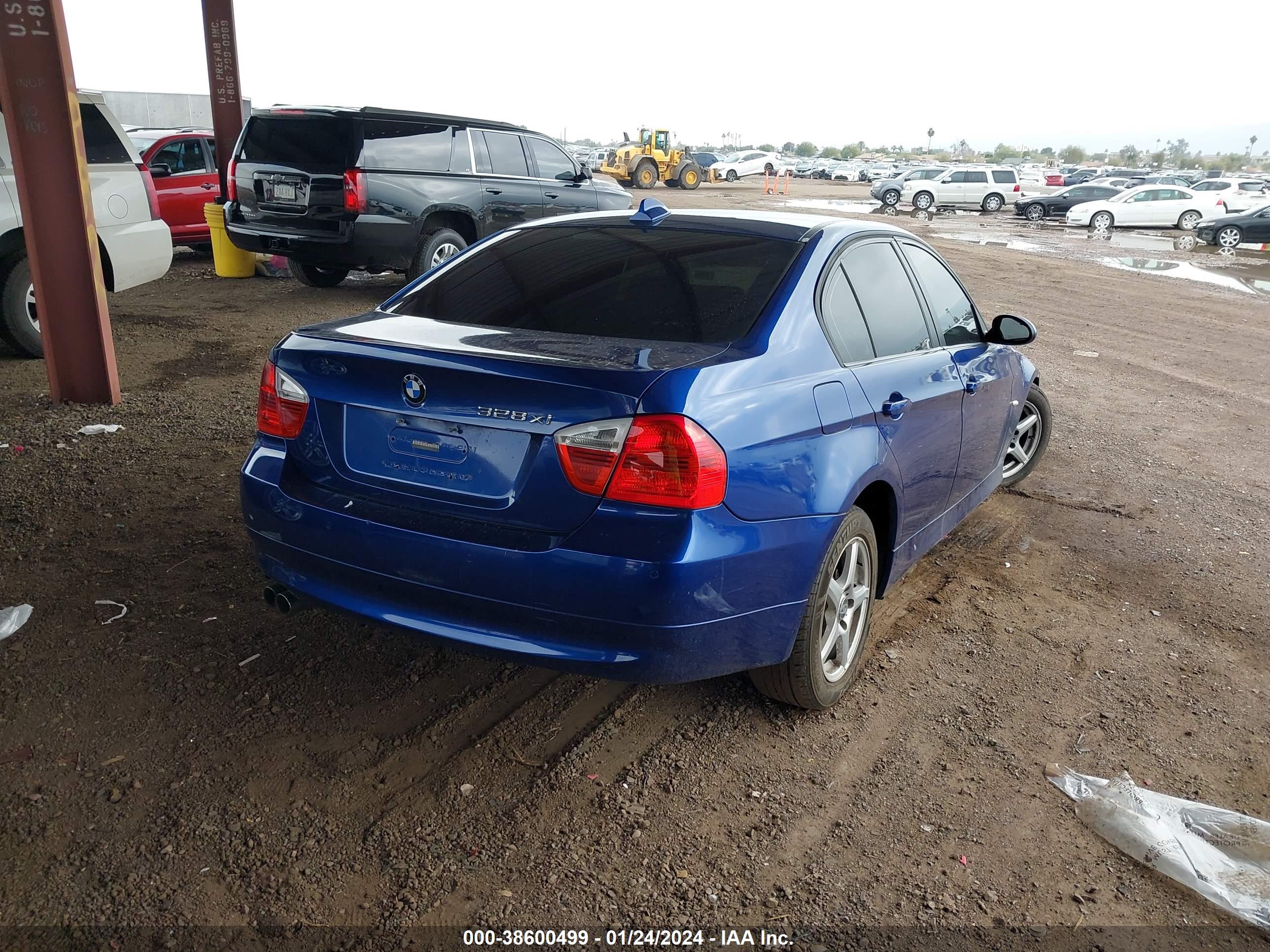 BMW 328XI image 4