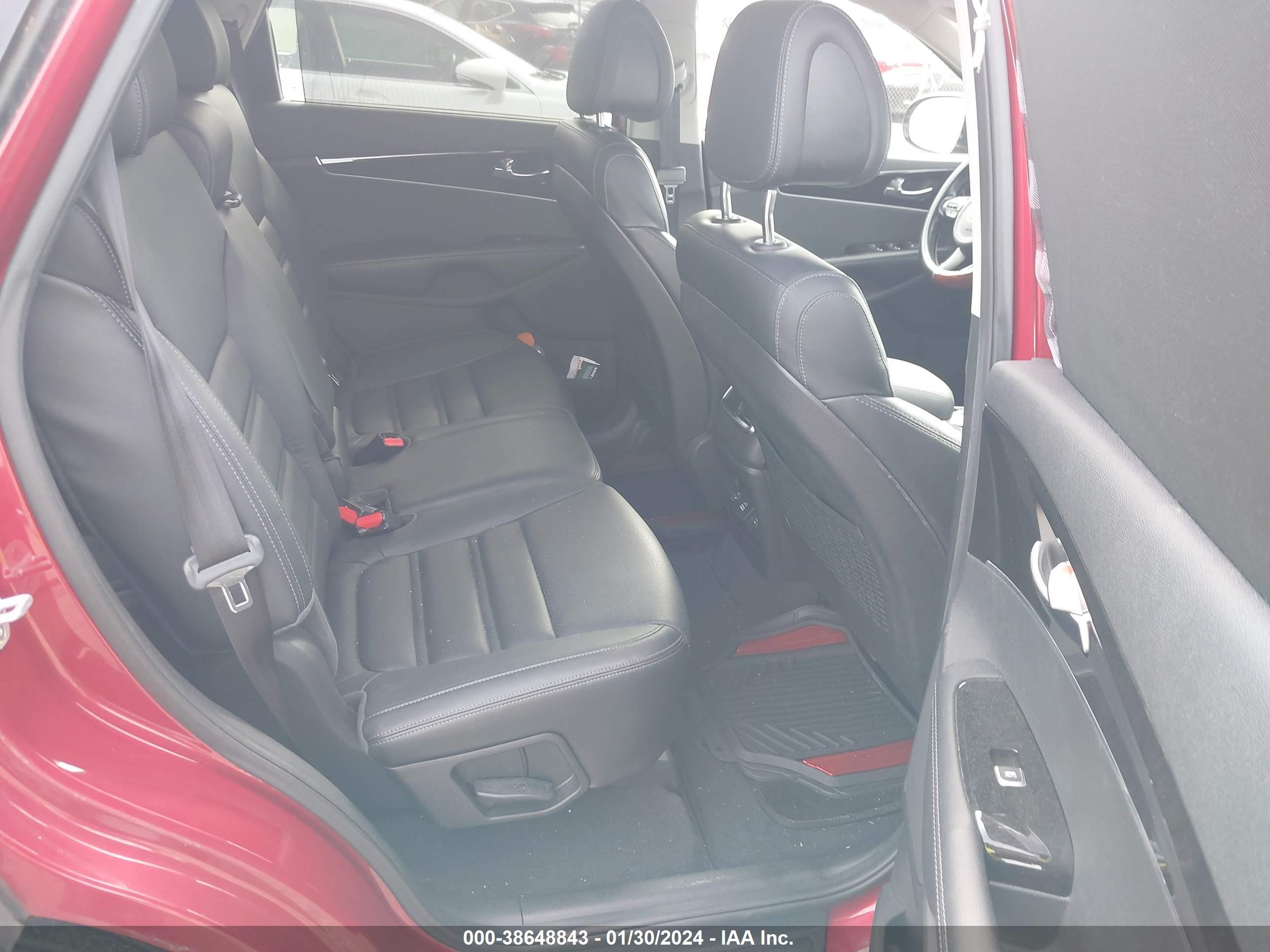 KIA SORENTO image 8
