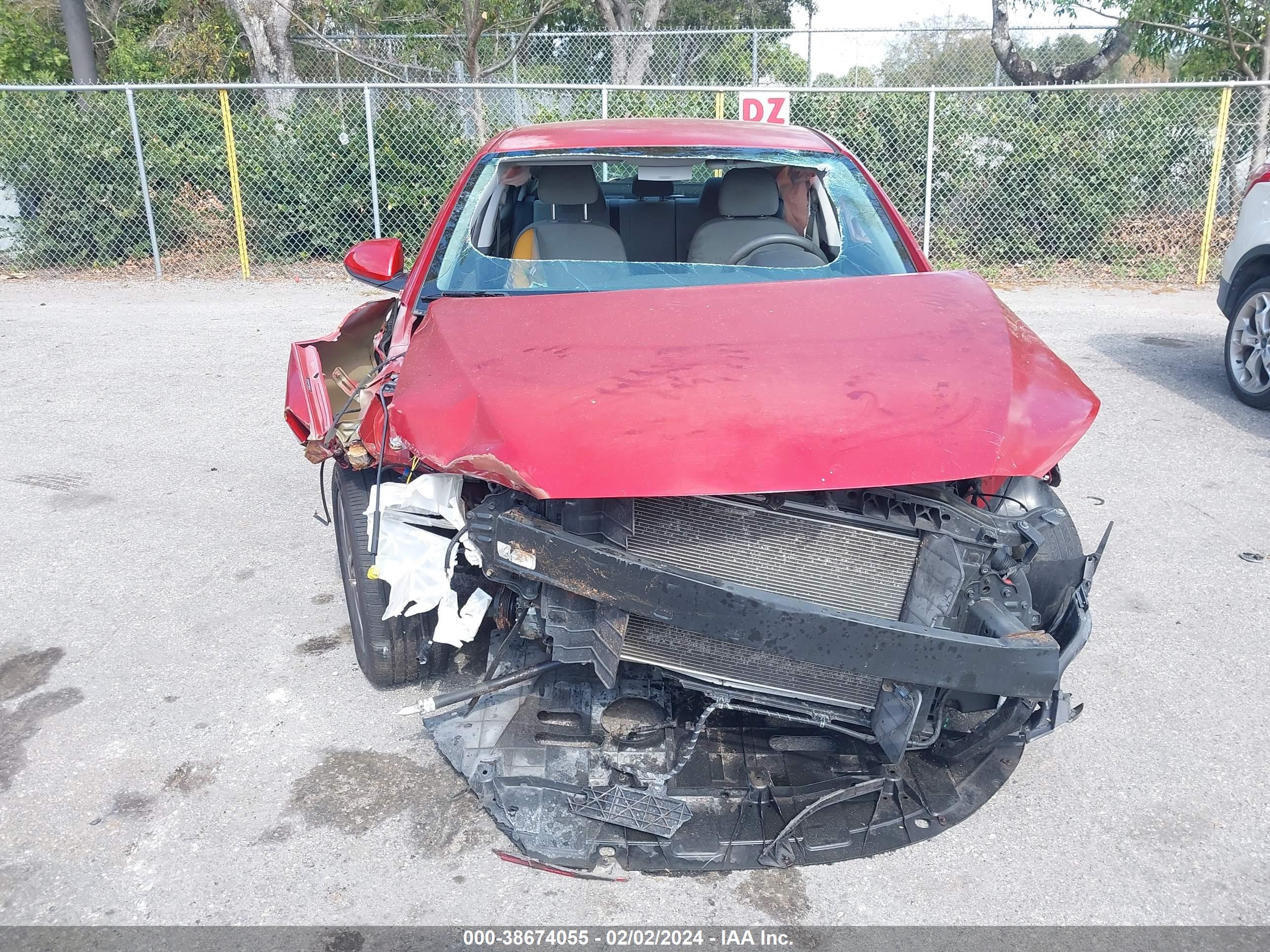 HYUNDAI ELANTRA image 6