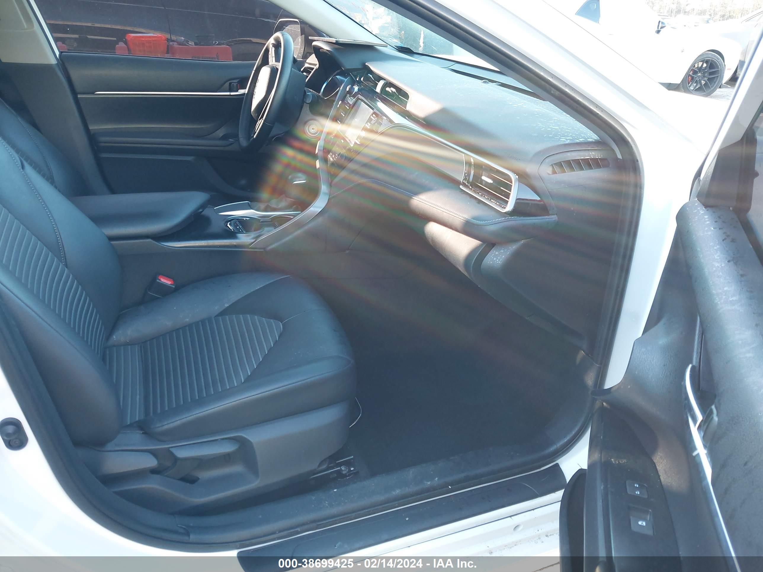 TOYOTA CAMRY image 5