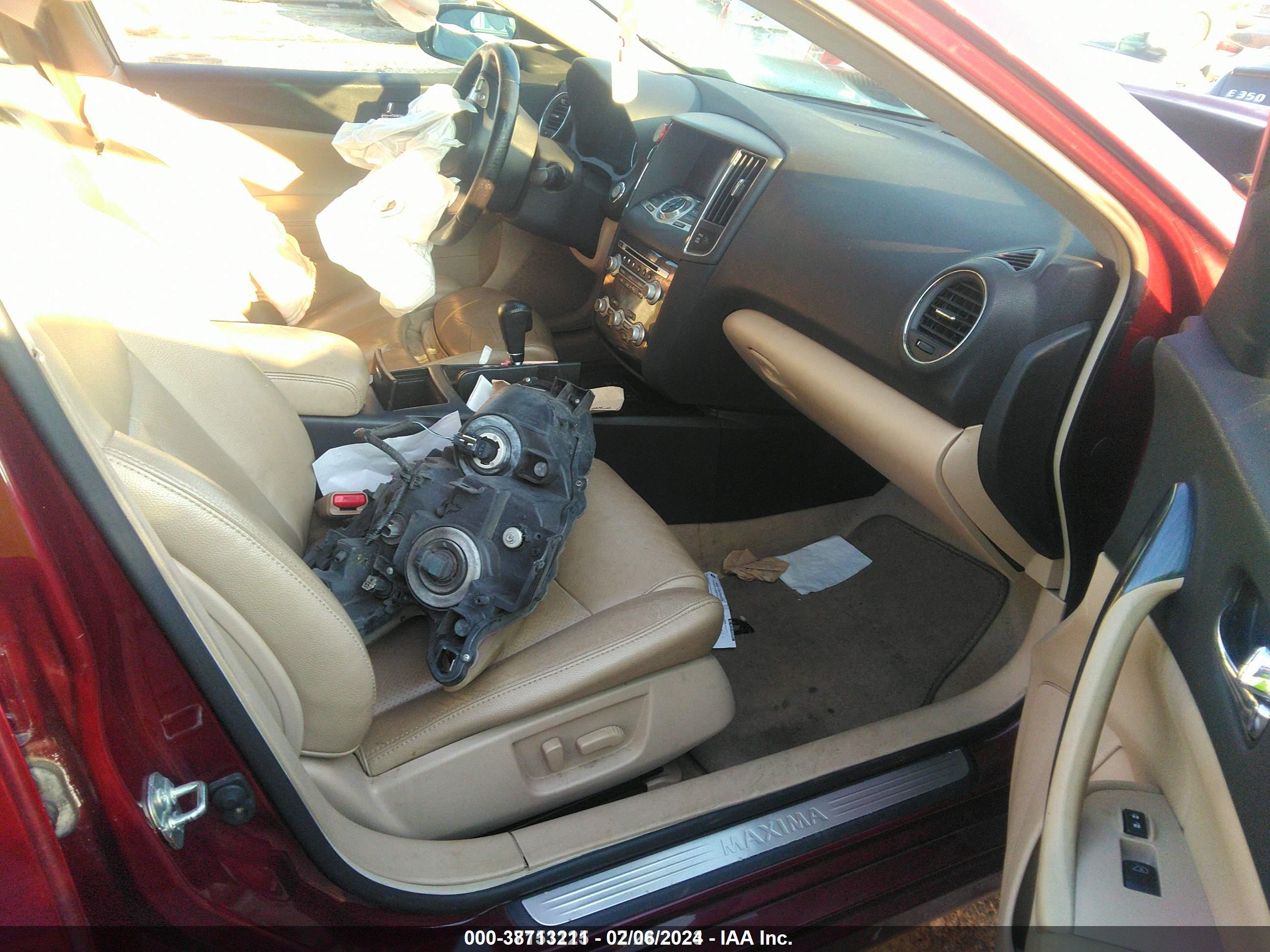 NISSAN MAXIMA image 5