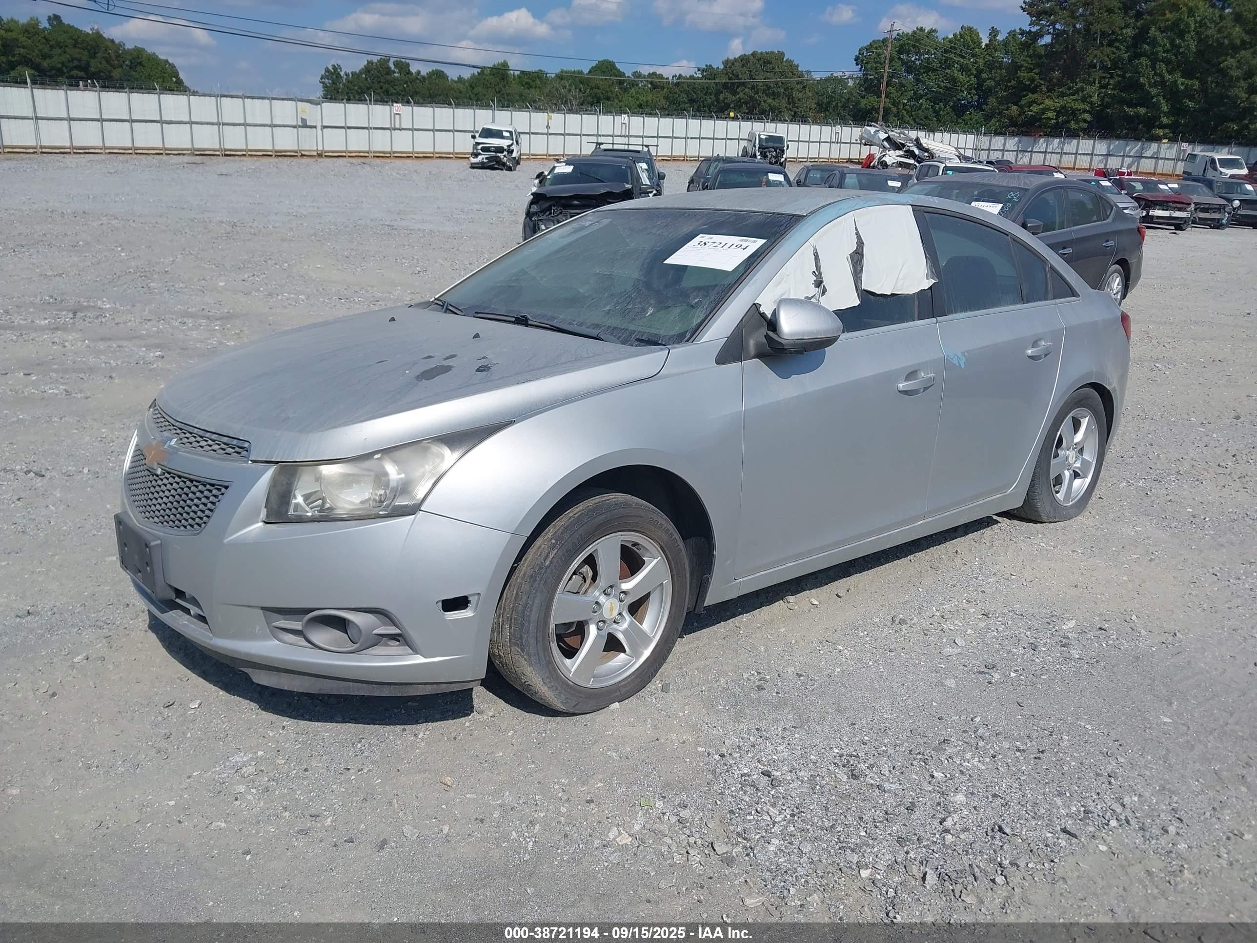 CHEVROLET CRUZE image 2