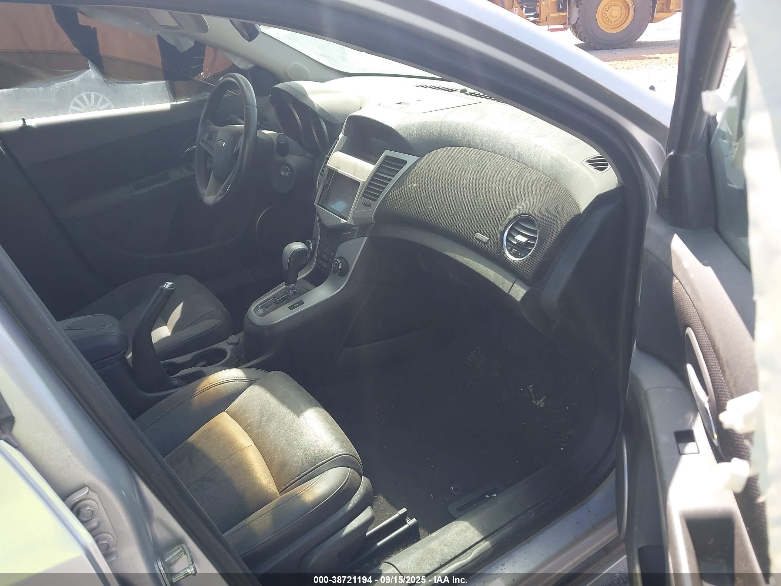 CHEVROLET CRUZE image 5