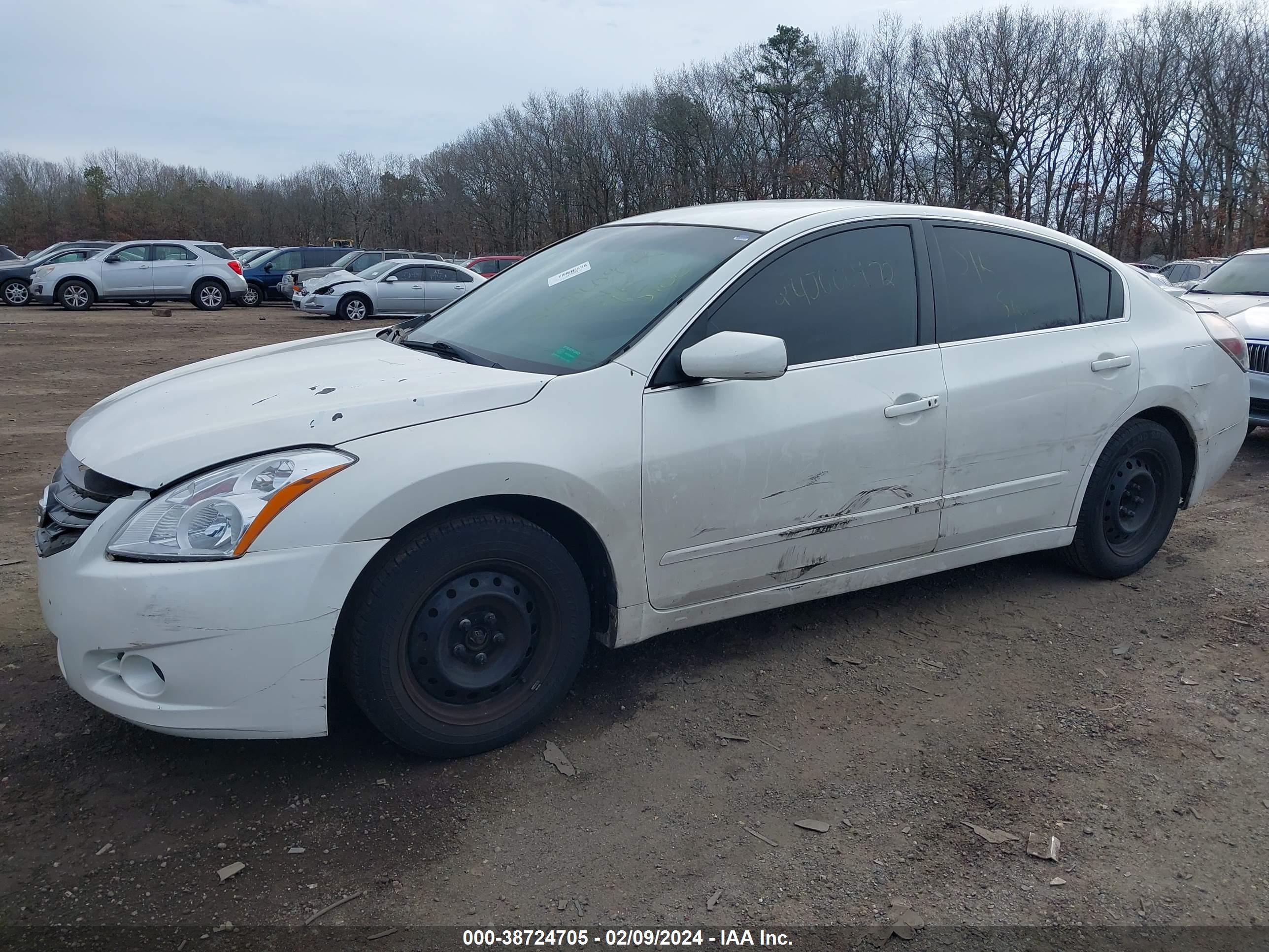 NISSAN ALTIMA image 2