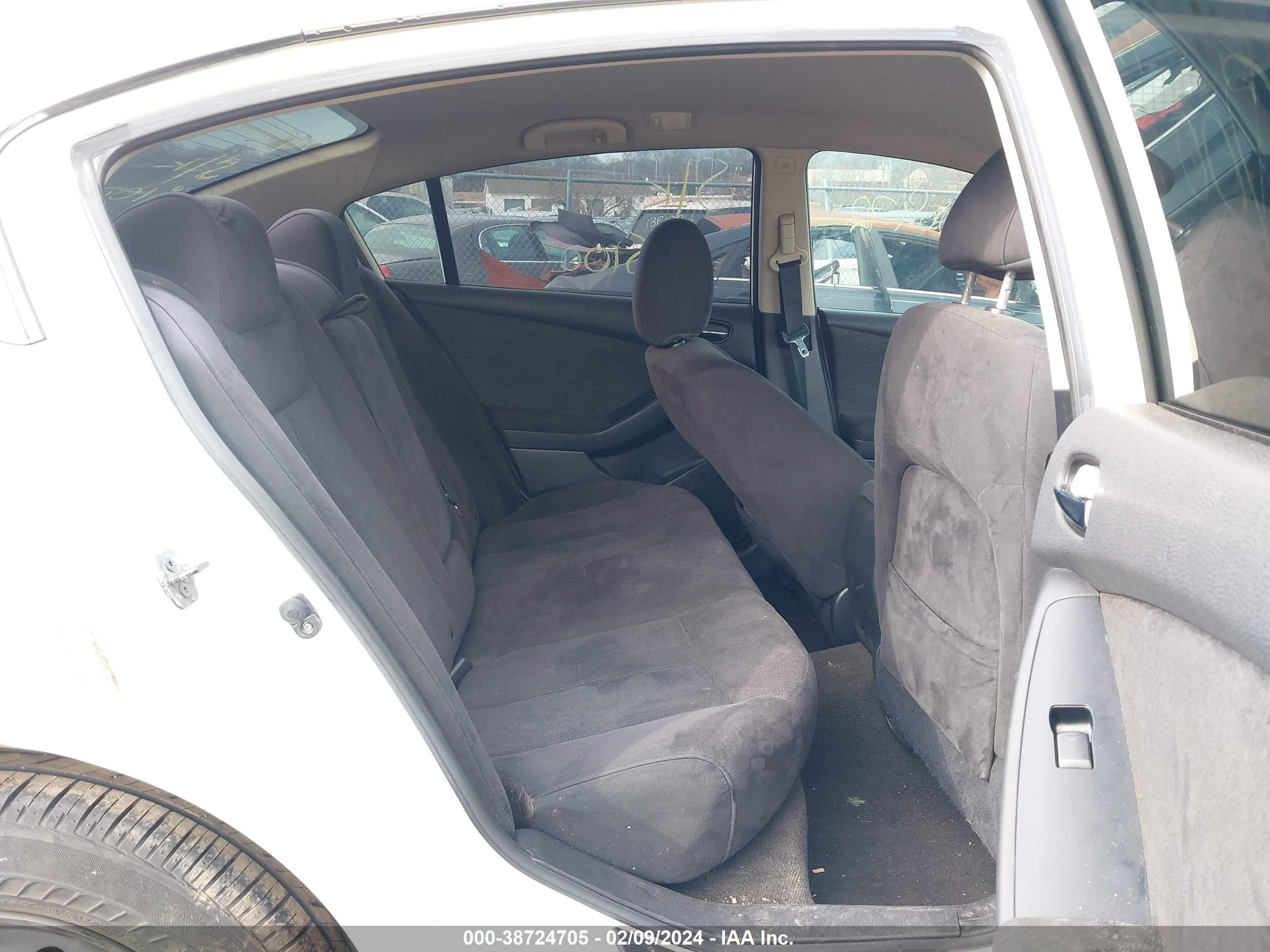 NISSAN ALTIMA image 8