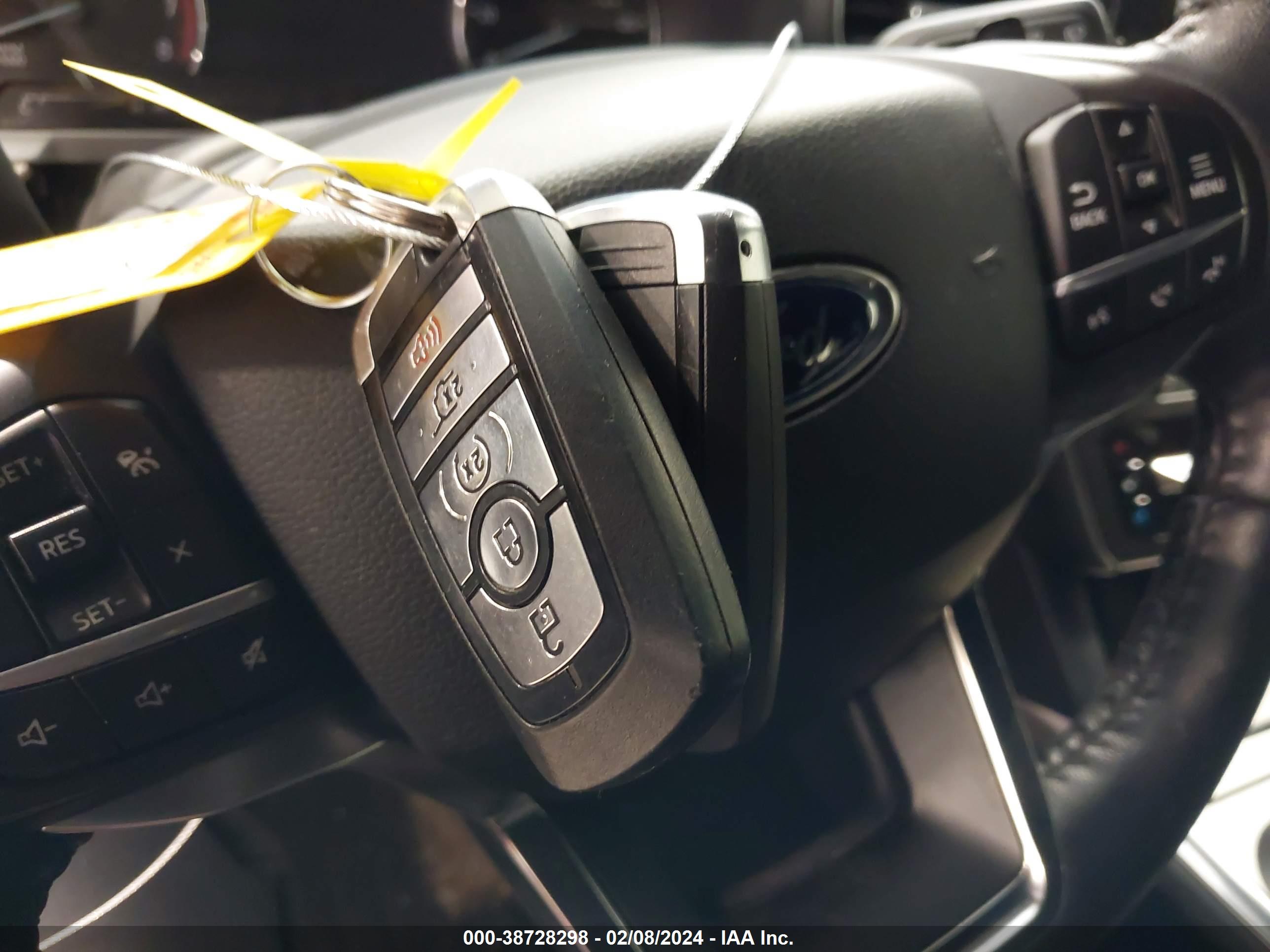 FORD EXPLORER image 11