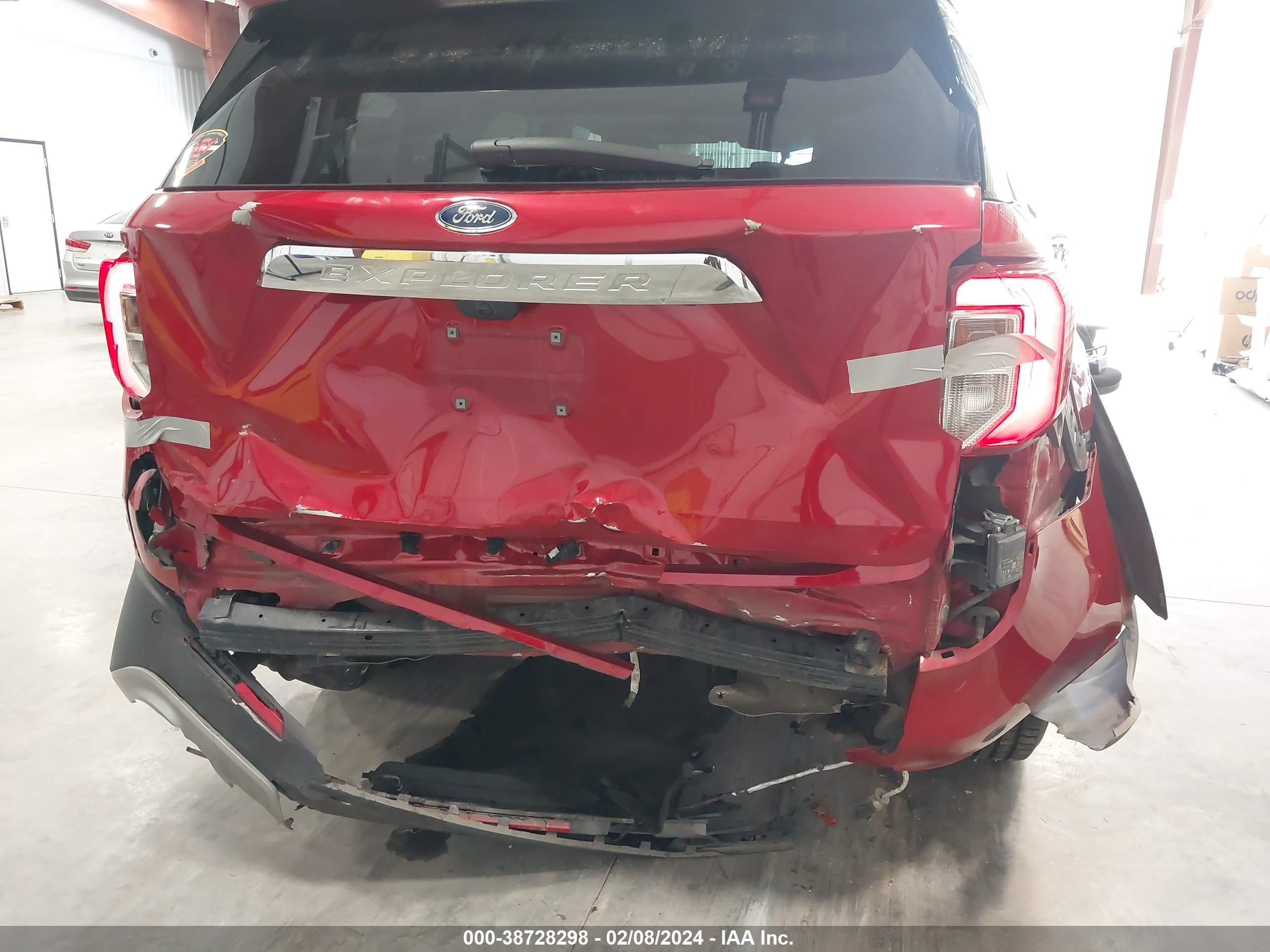 FORD EXPLORER image 6
