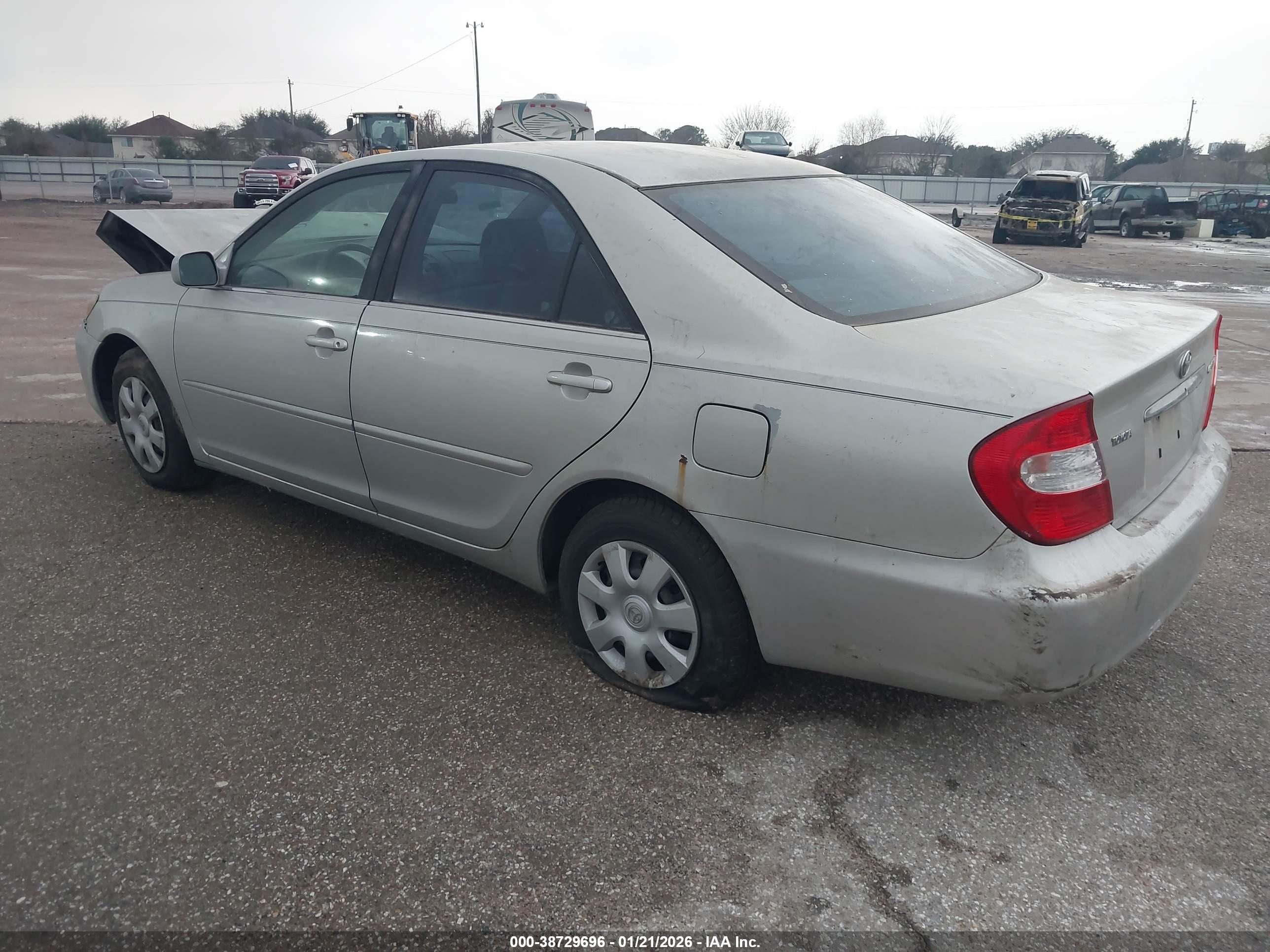 TOYOTA CAMRY image 3