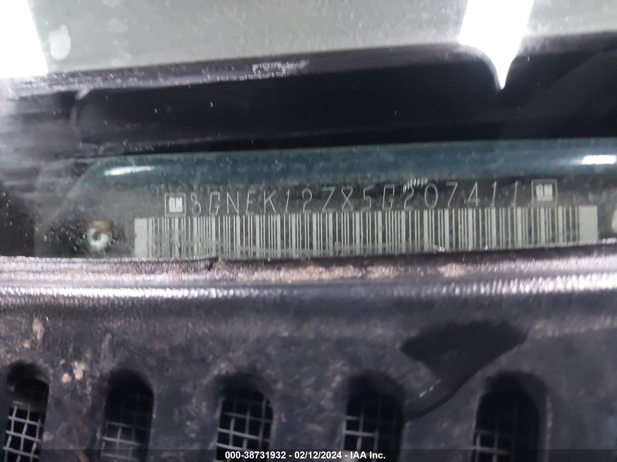 CHEVROLET AVALANCHE image 9