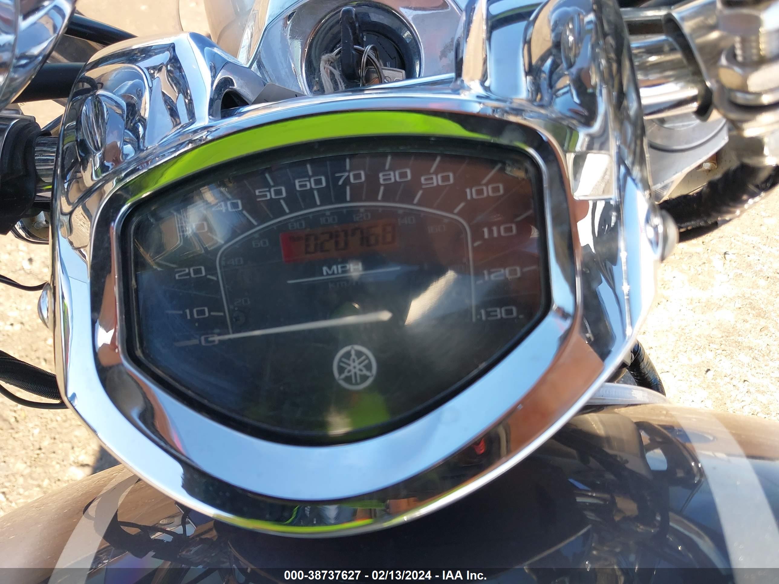 YAMAHA XVS1300 image 7