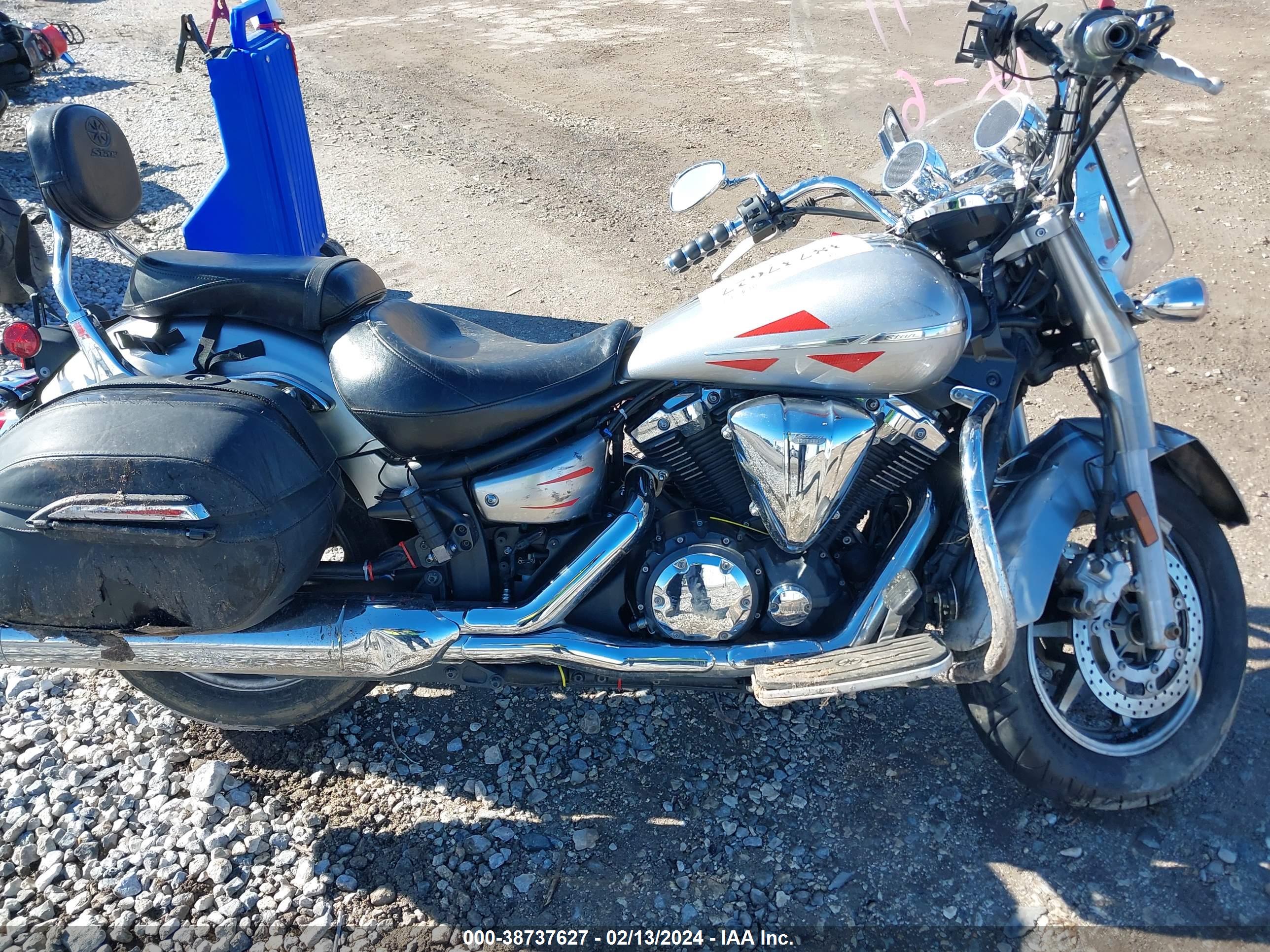 YAMAHA XVS1300 image 8